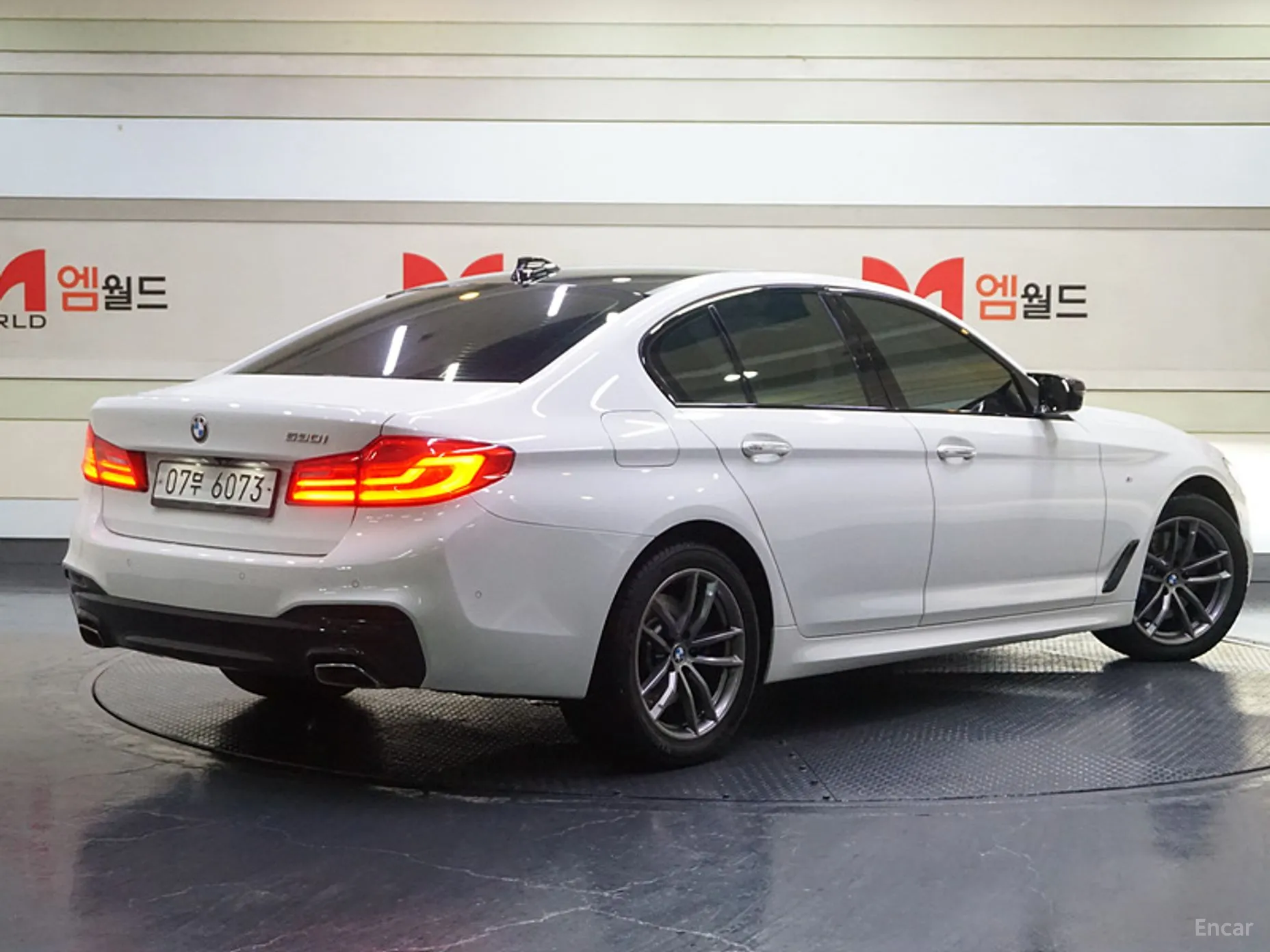 BMW 5 Series (G30) превью 3