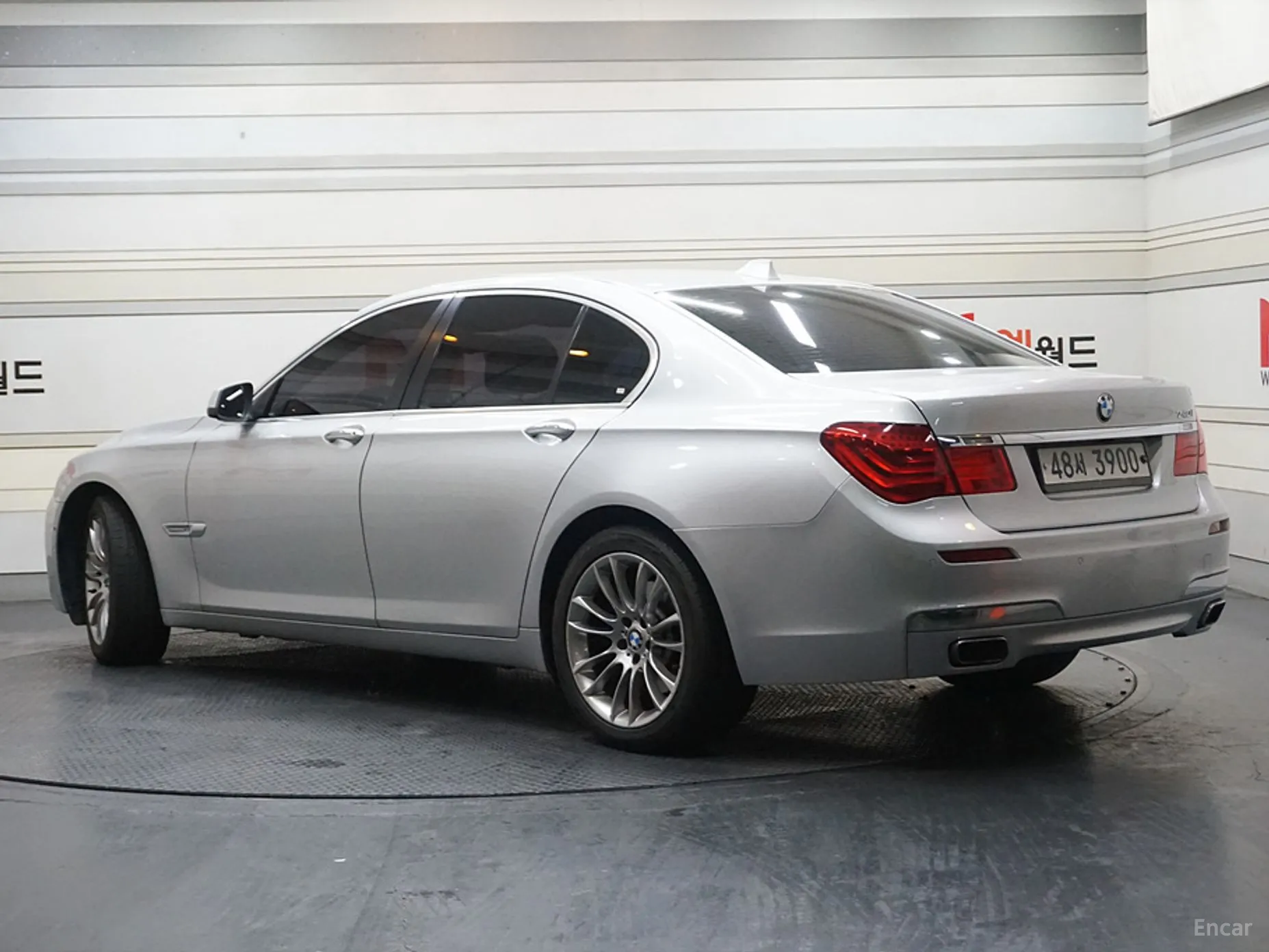 BMW 7 Series (F01) превью 2
