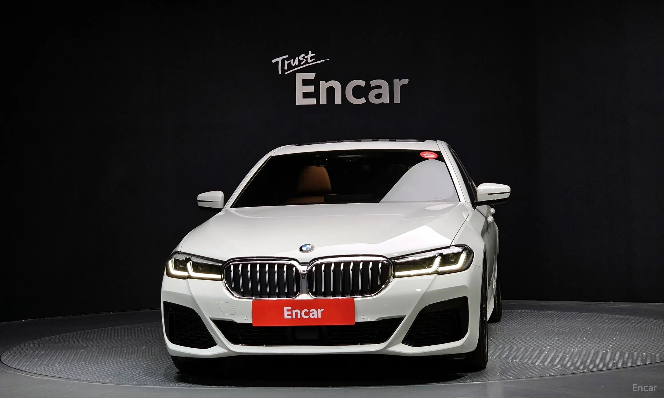 BMW 5 Series (G30) превью 2