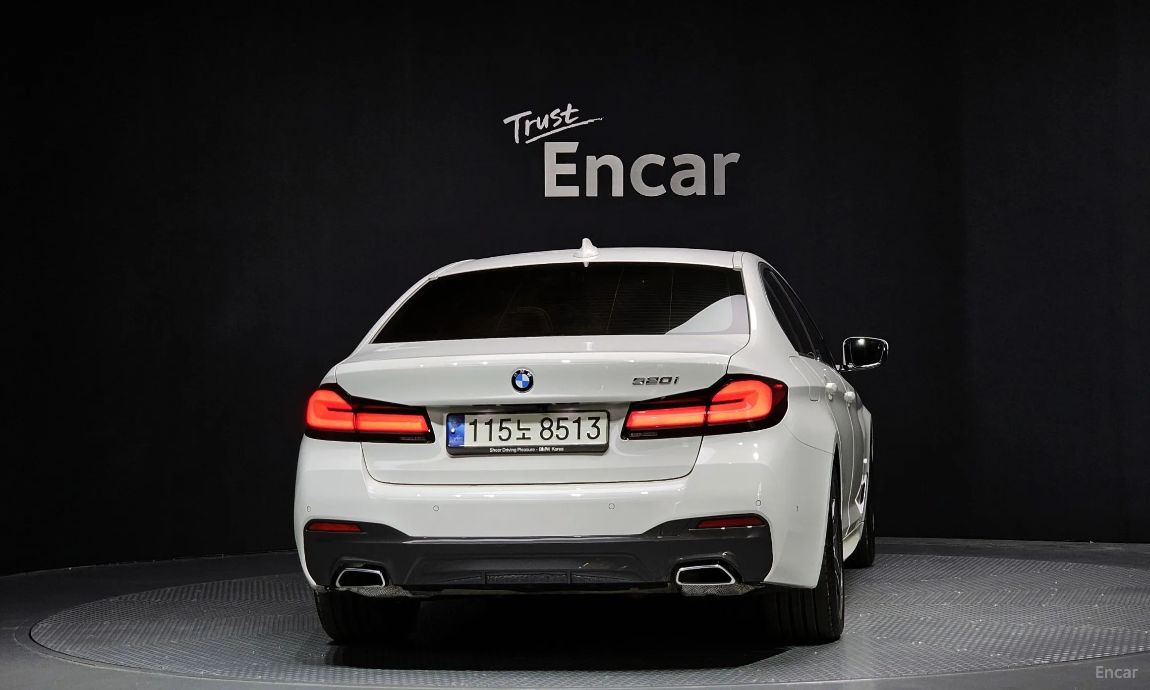 BMW 5 Series (G30) превью 3