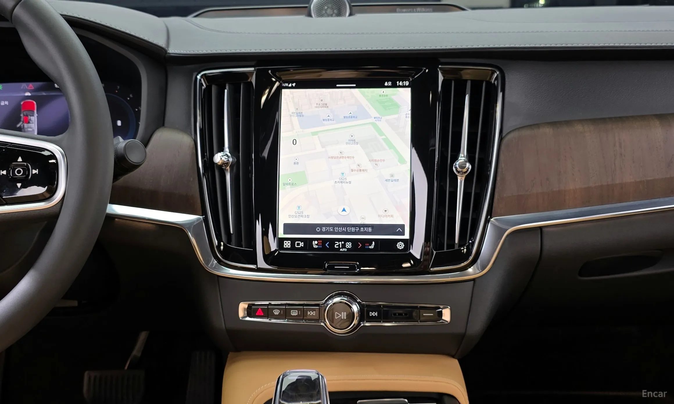 Volvo S90 превью 19