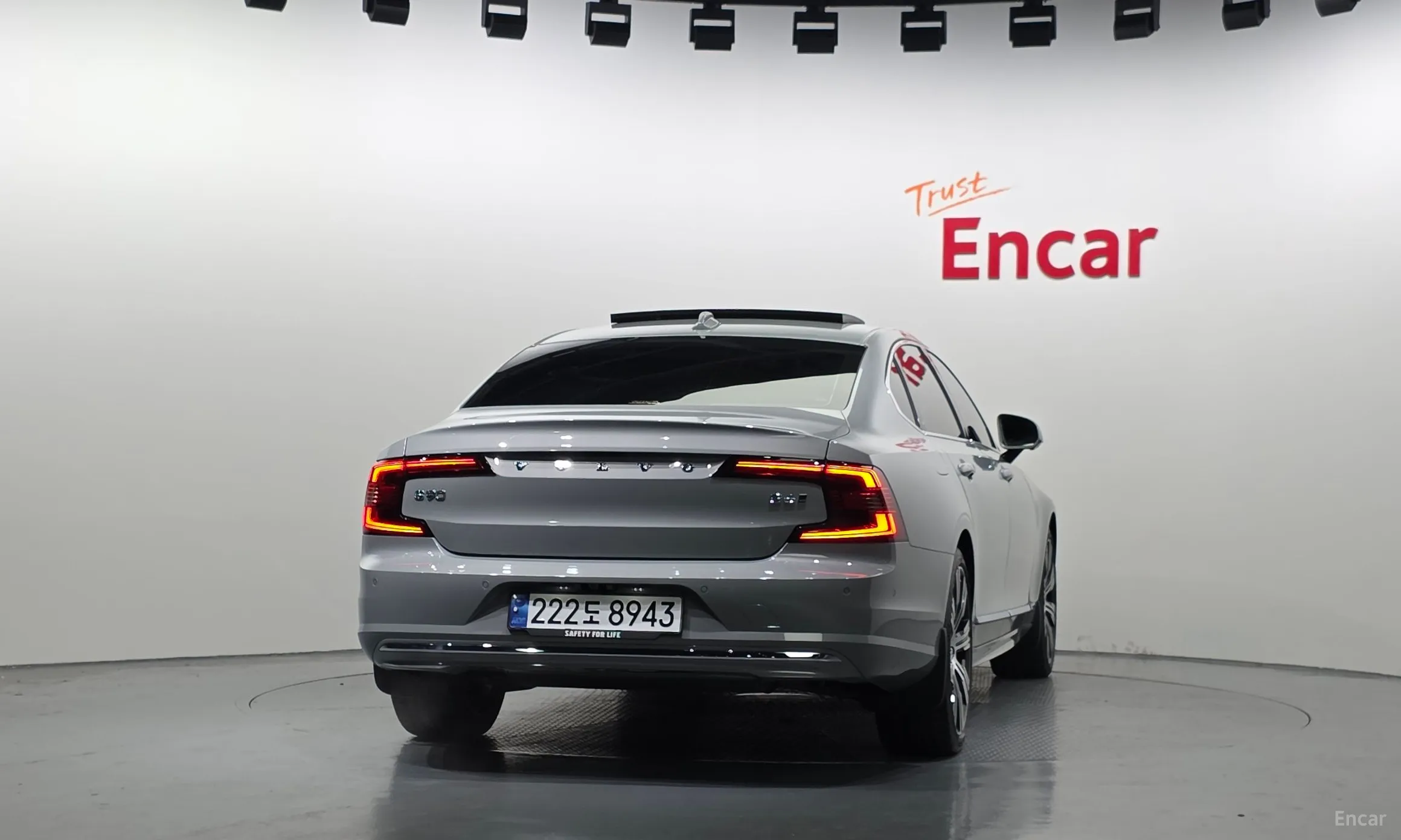 Volvo S90 превью 4