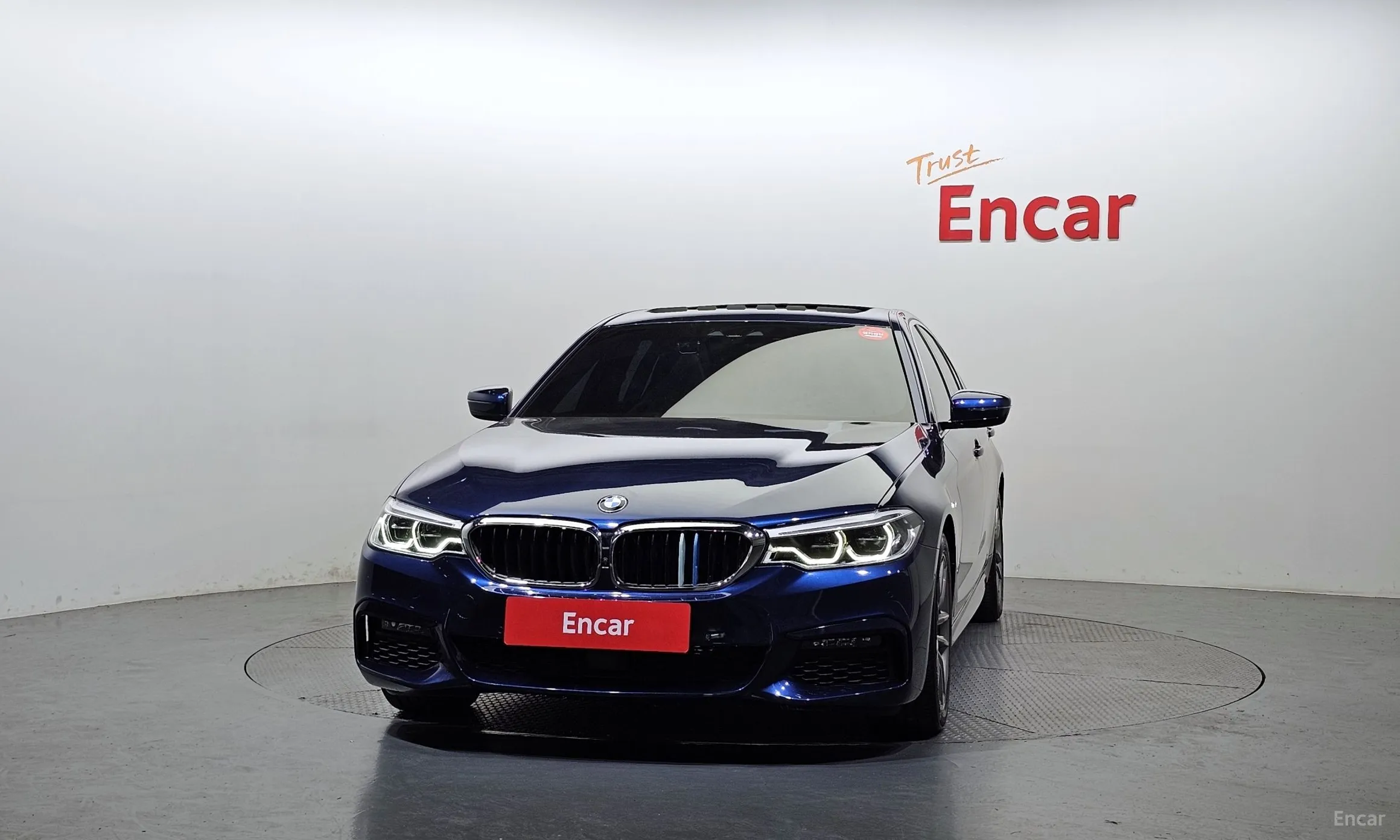 BMW 5 Series (G30) превью 2