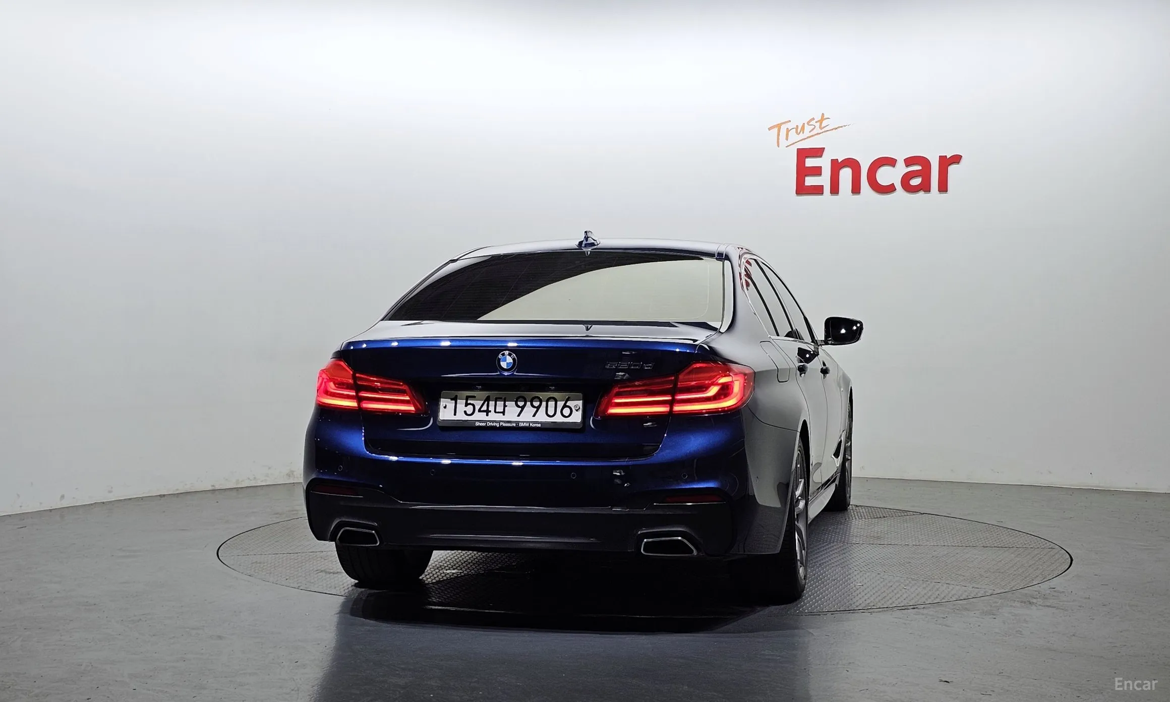 BMW 5 Series (G30) превью 3
