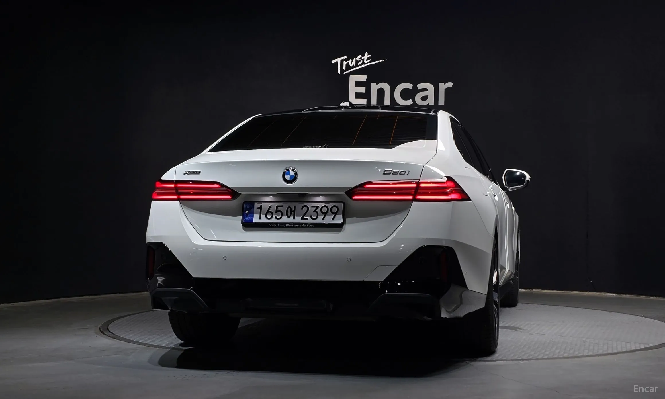 BMW 5 Series (G60) превью 3