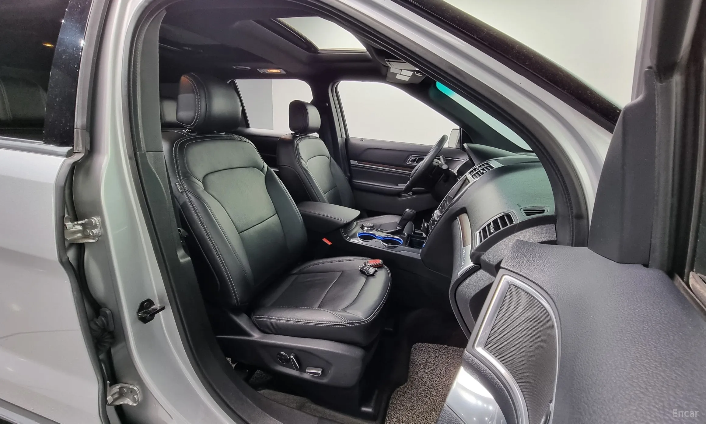 Ford Explorer превью 10