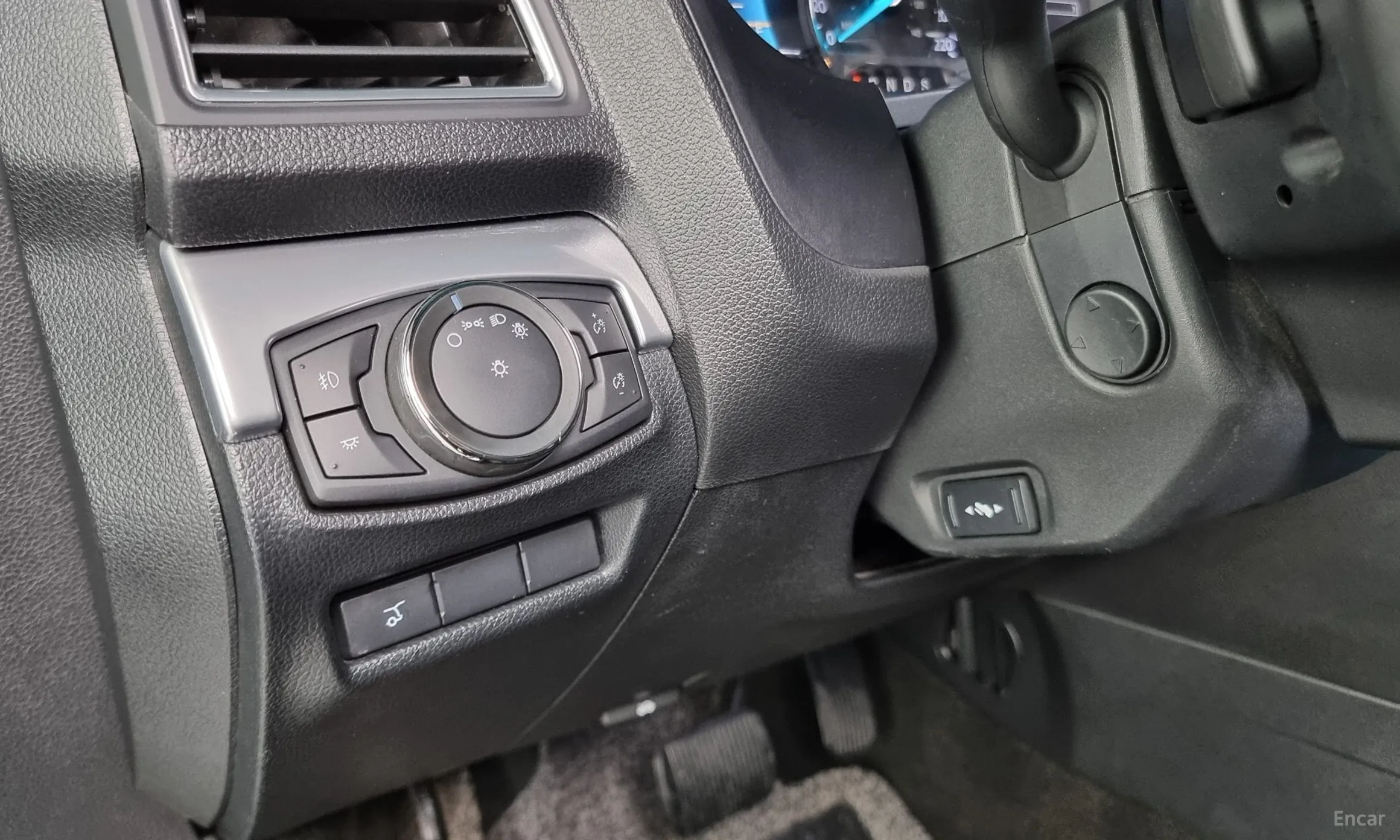 Ford Explorer превью 13