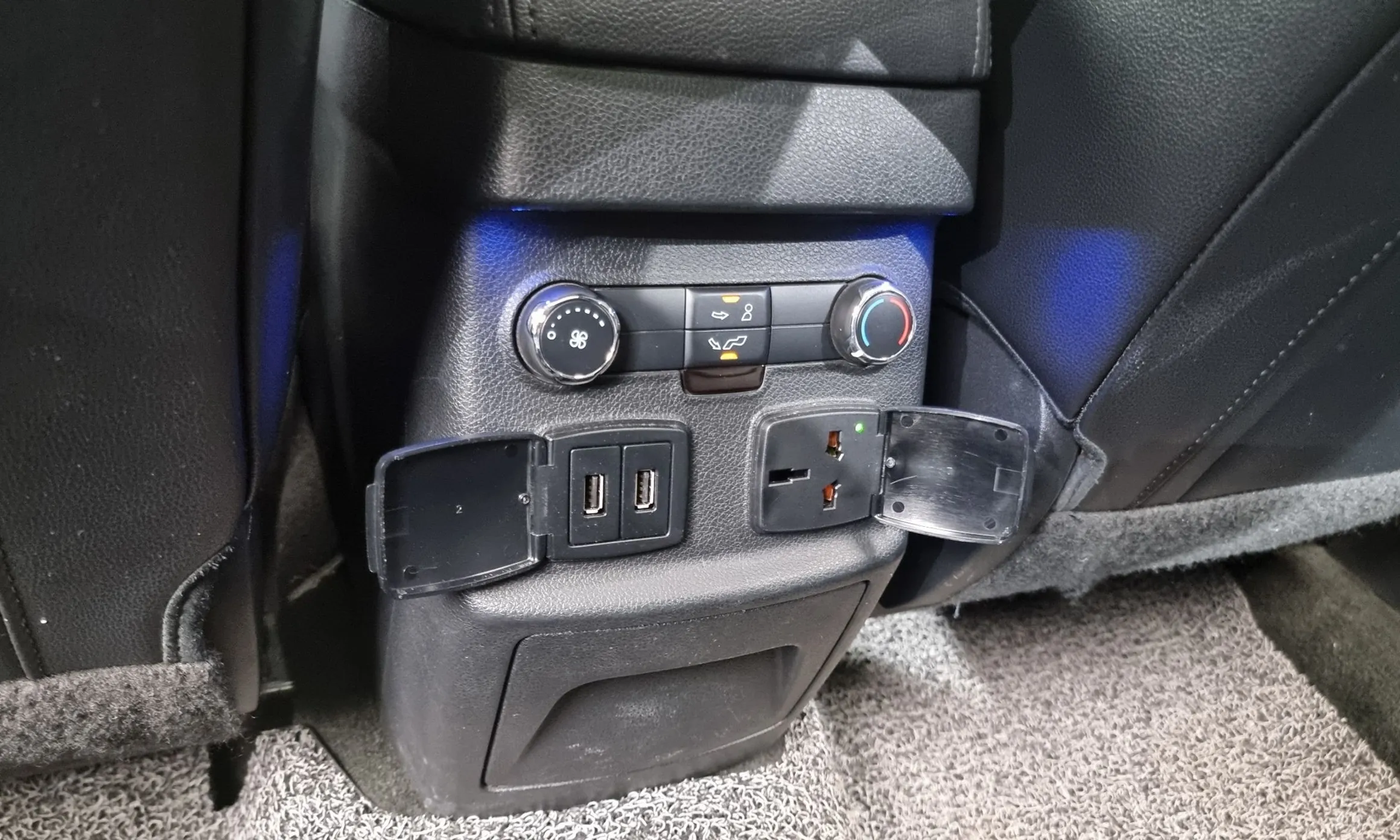 Ford Explorer превью 18