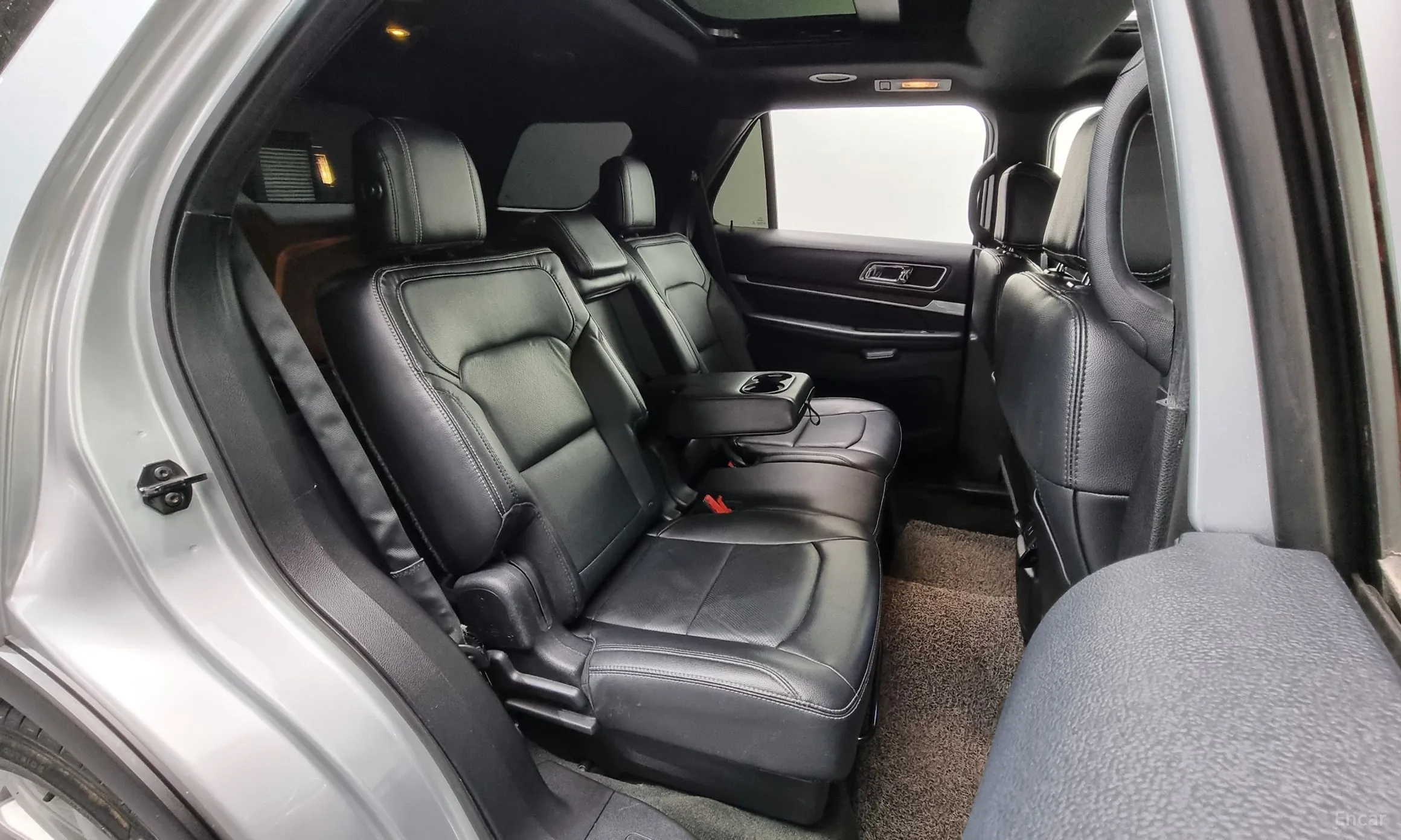 Ford Explorer превью 19