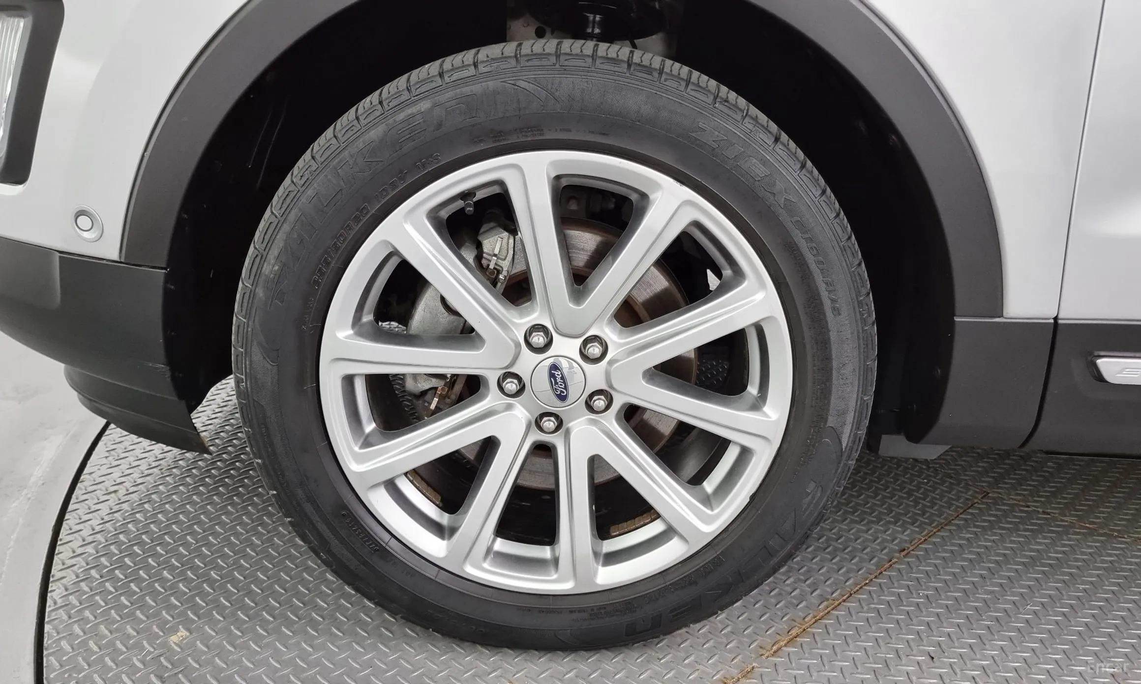 Ford Explorer превью 5