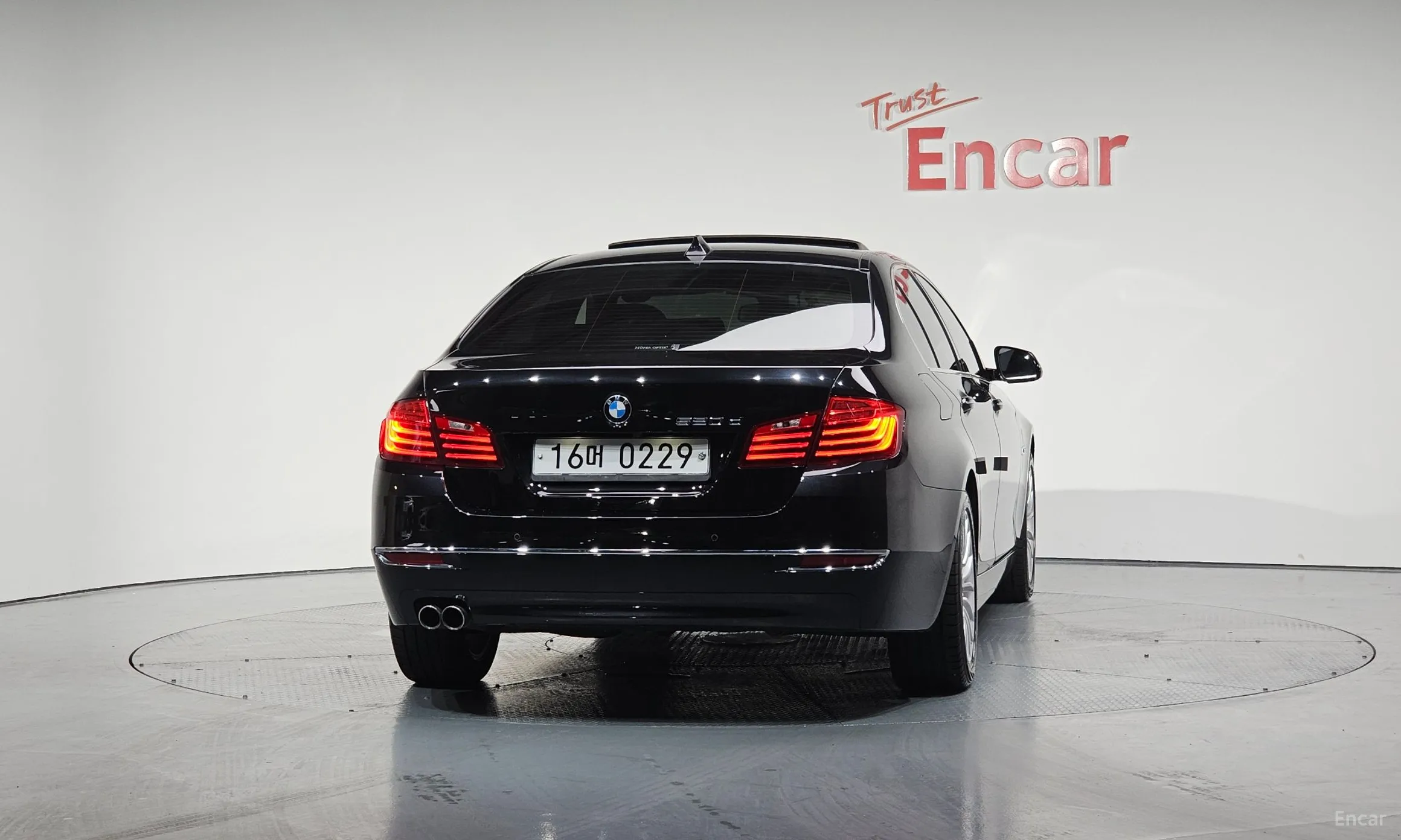 BMW 5 Series (F10) превью 3
