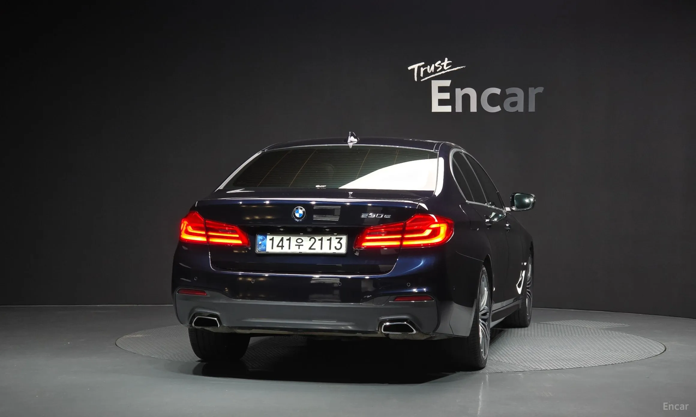 BMW 5 Series (G30) превью 3