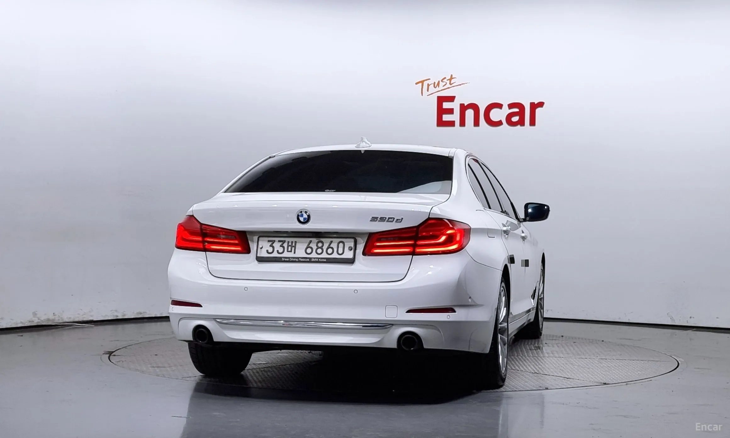 BMW 5 Series (G30) превью 3