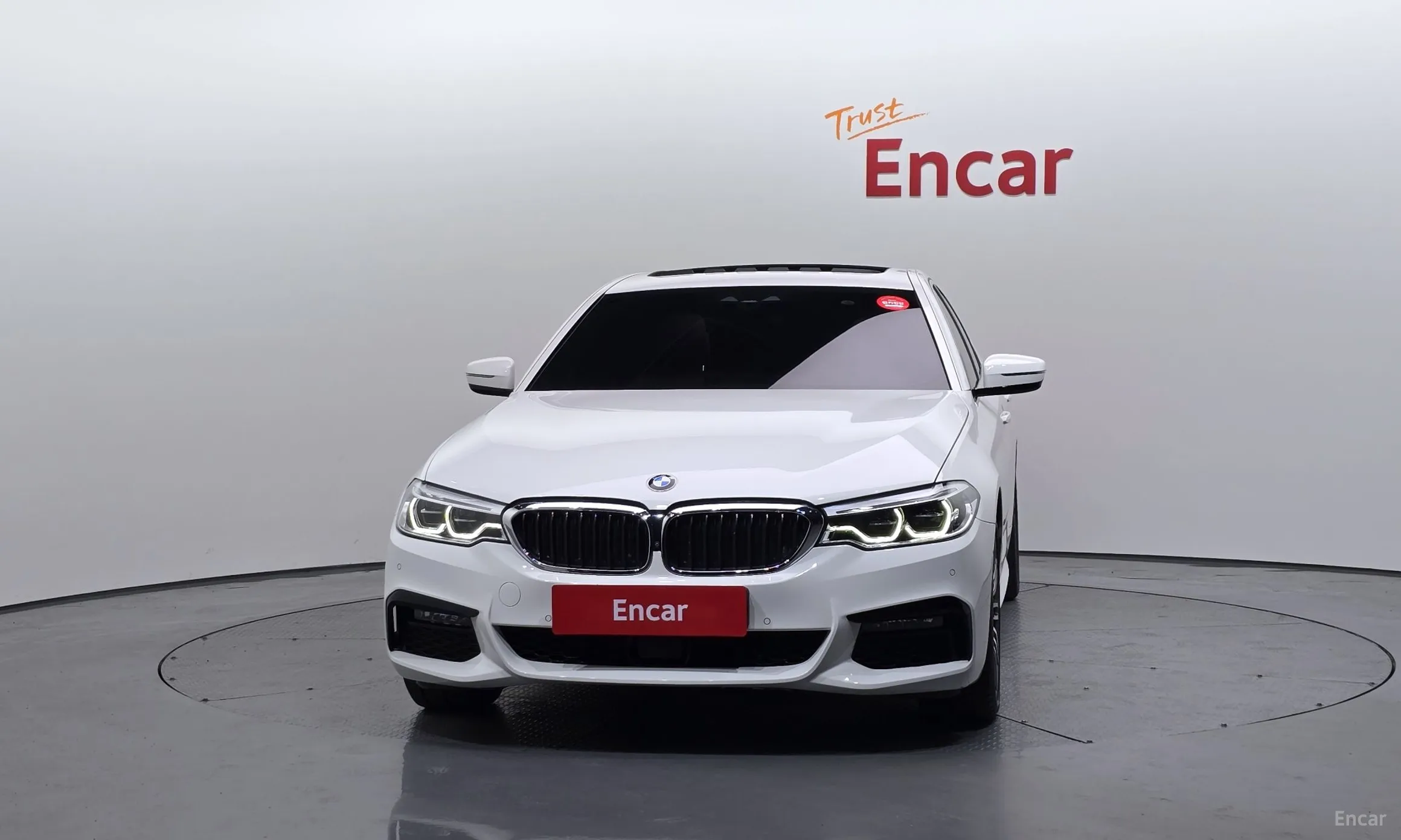 BMW 5 Series (G30) превью 2