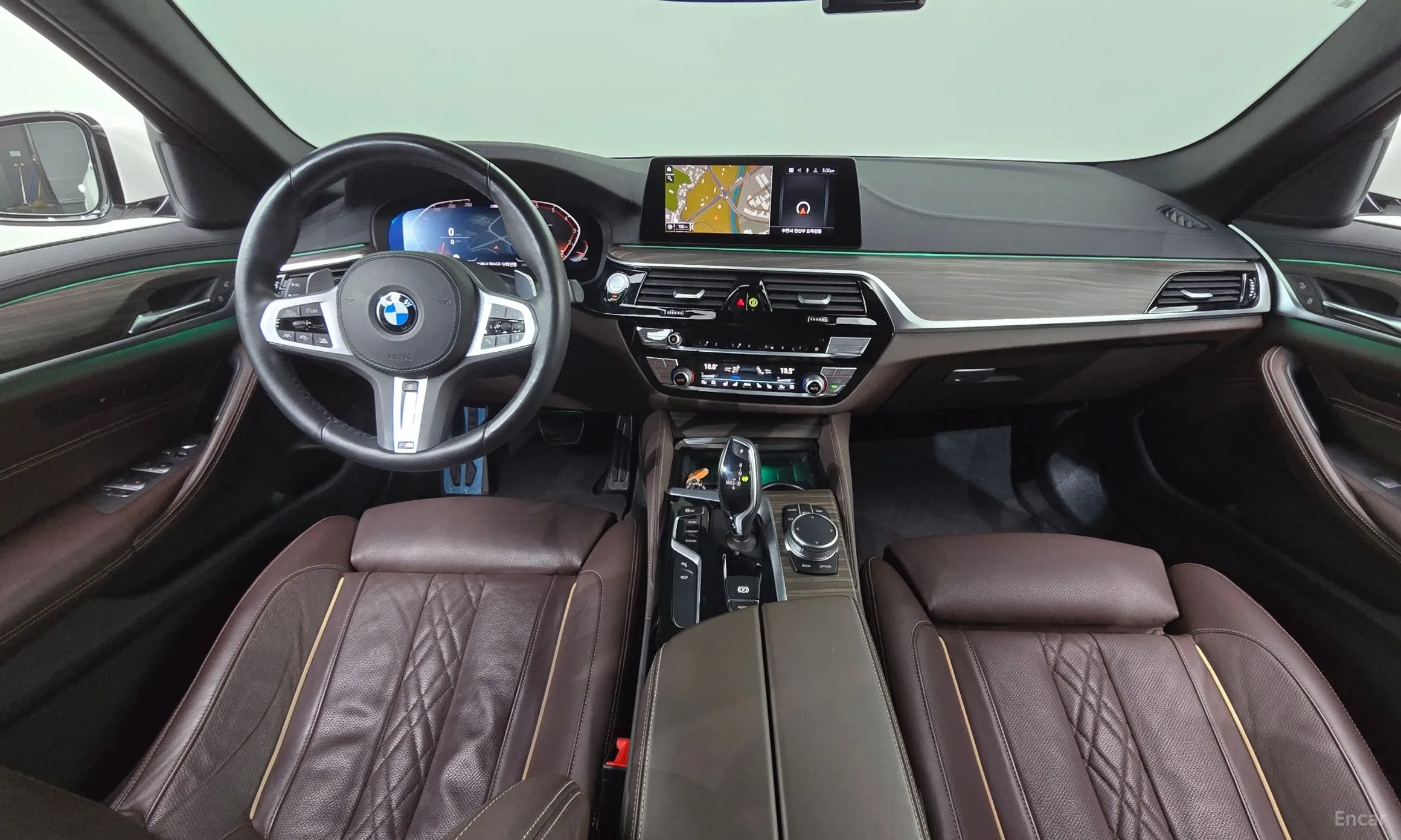 BMW 5 Series (G30) превью 4