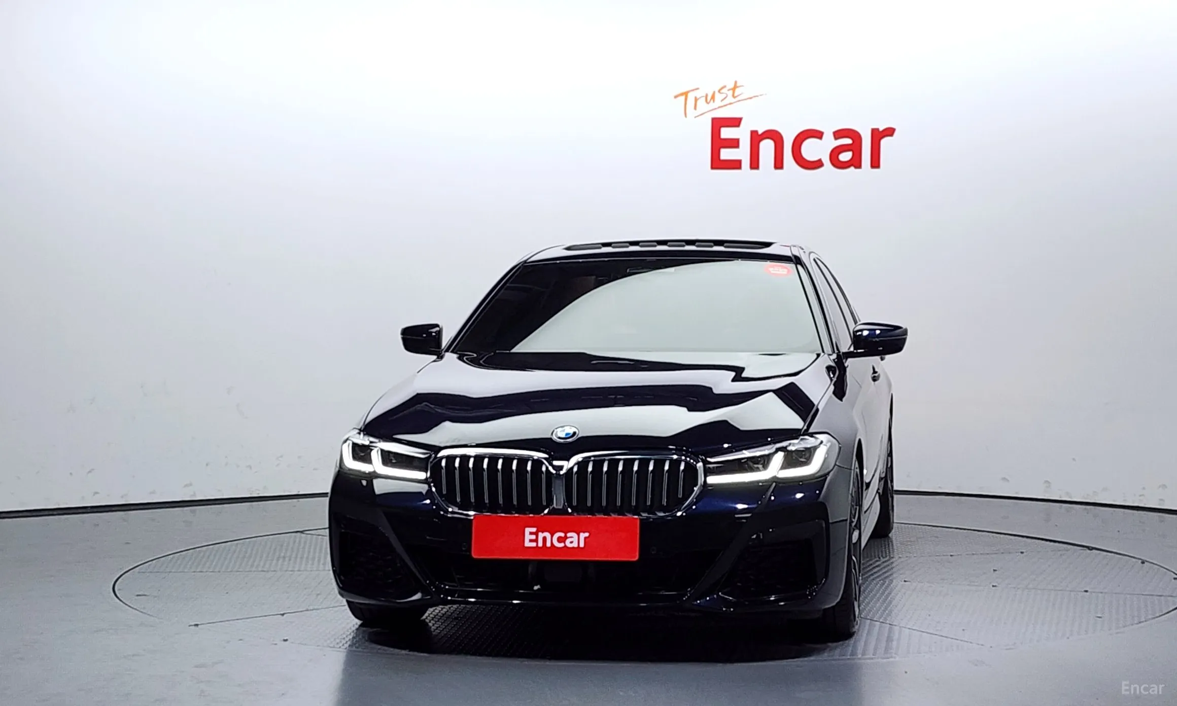 BMW 5 Series (G30) превью 2