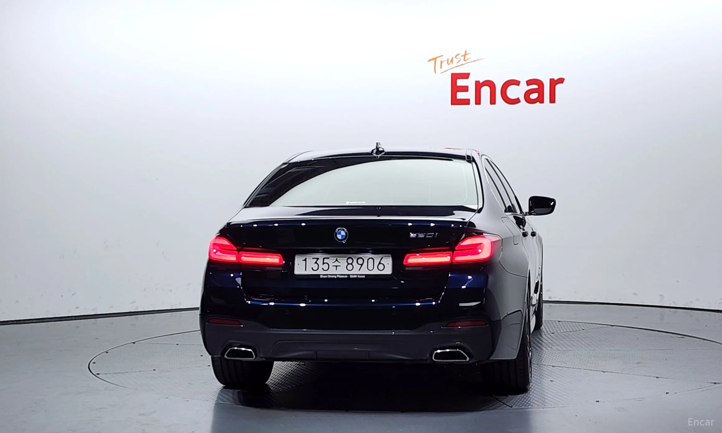 BMW 5 Series (G30) превью 3