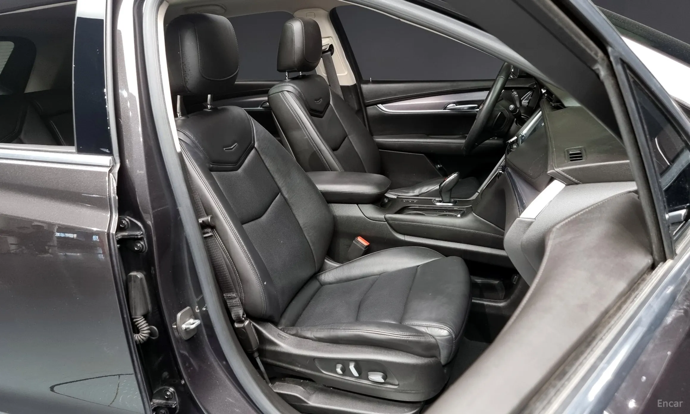 Cadillac XT5 превью 10