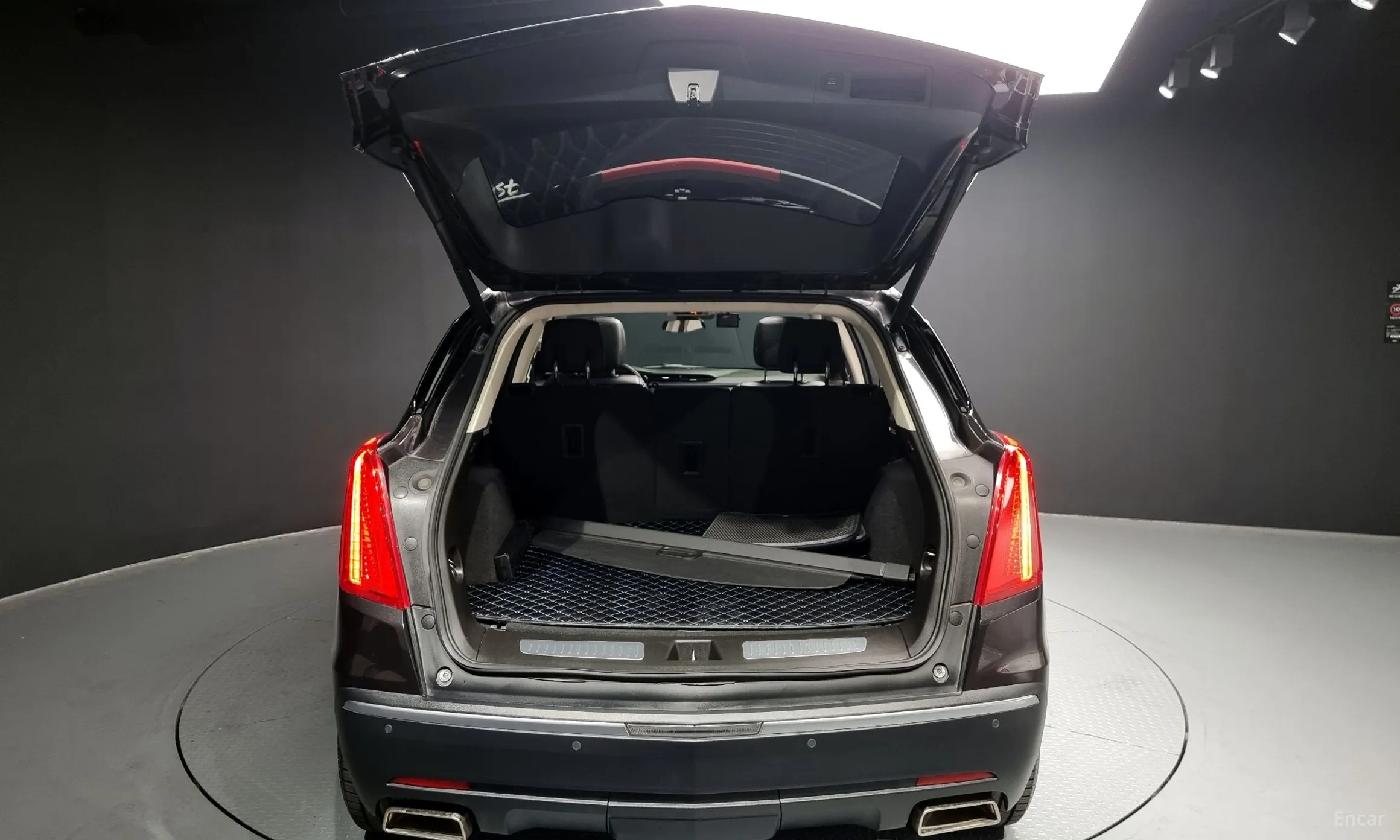 Cadillac XT5 превью 20