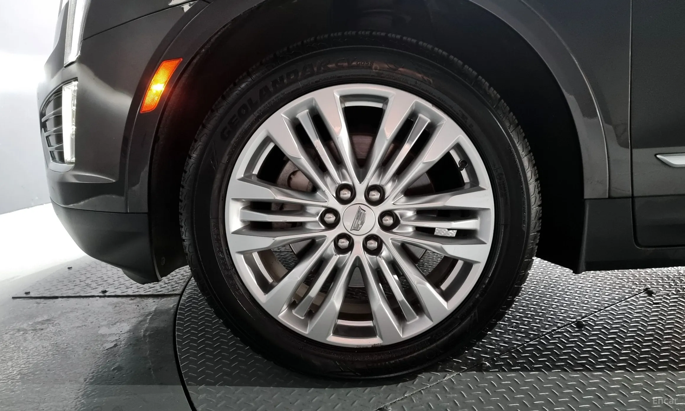 Cadillac XT5 превью 5