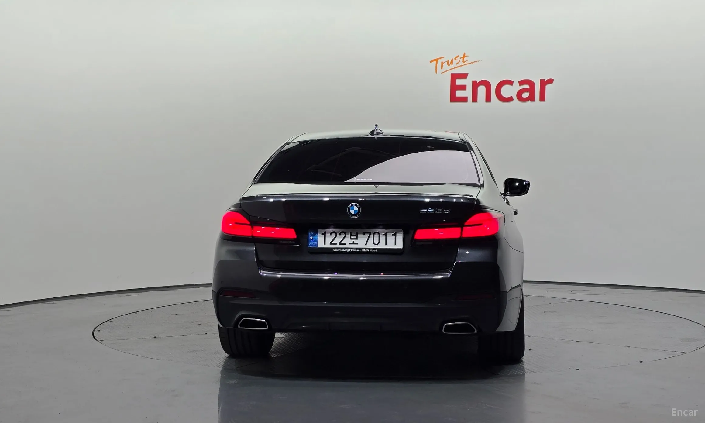 BMW 5 Series (G30) превью 3