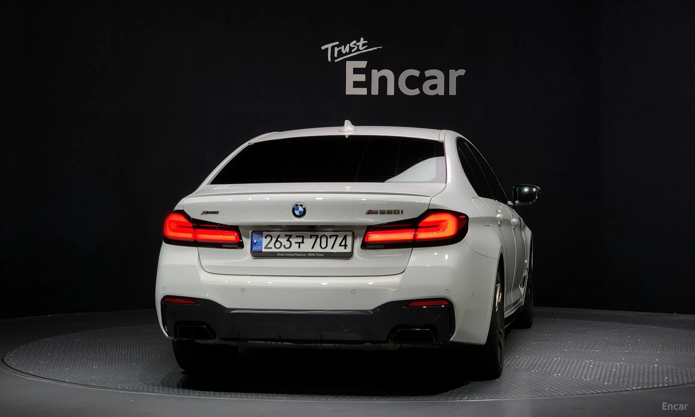 BMW 5 Series (G30) превью 3