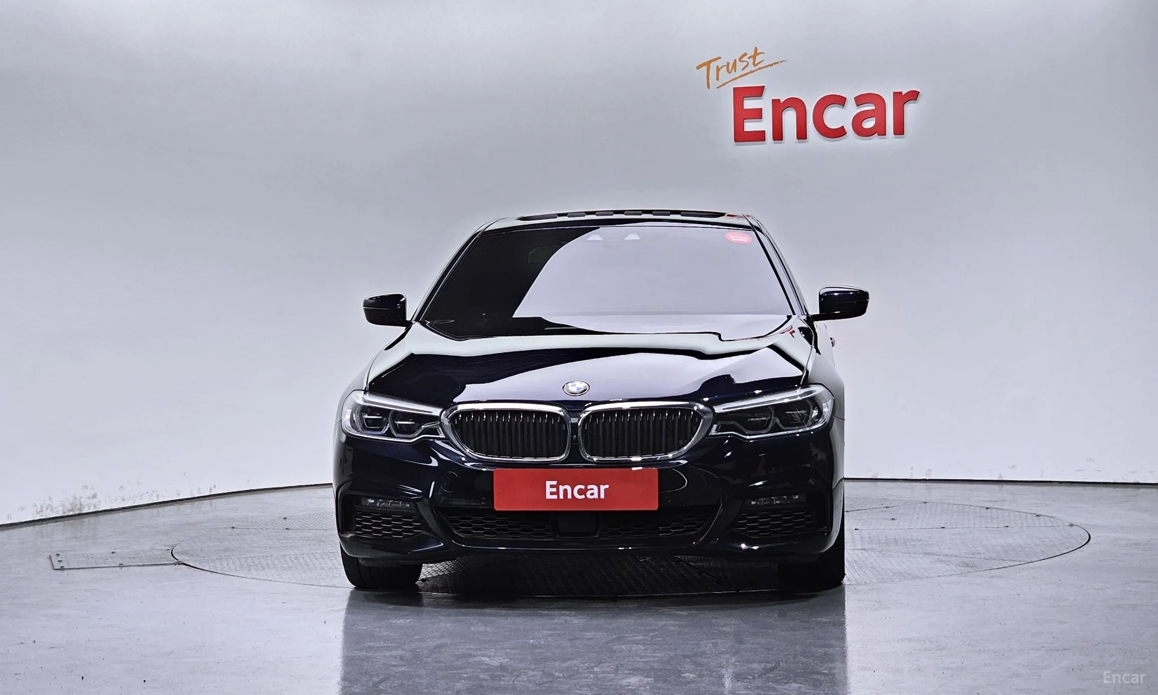 BMW 5 Series (G30) превью 2