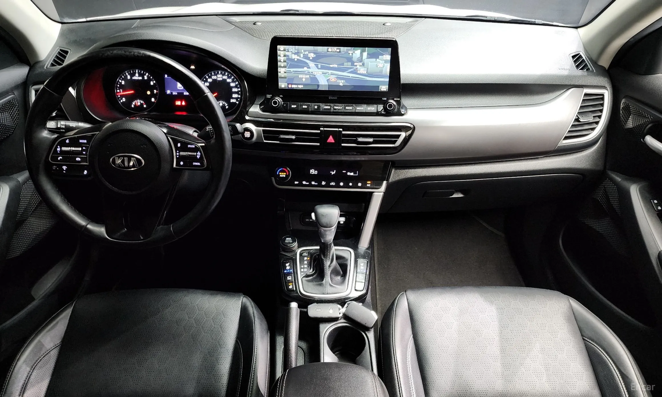 Kia Seltos превью 4