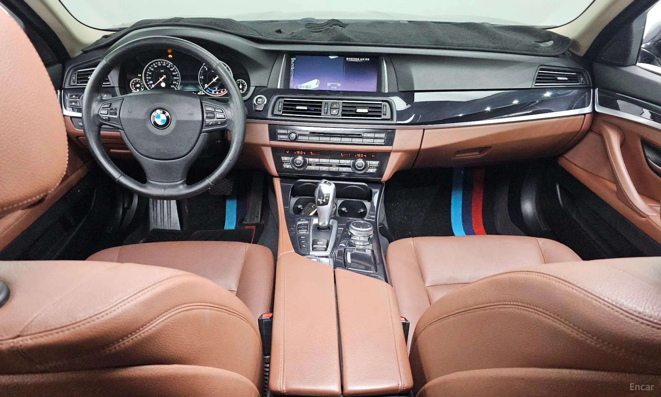 BMW 5 Series (F10) превью 4
