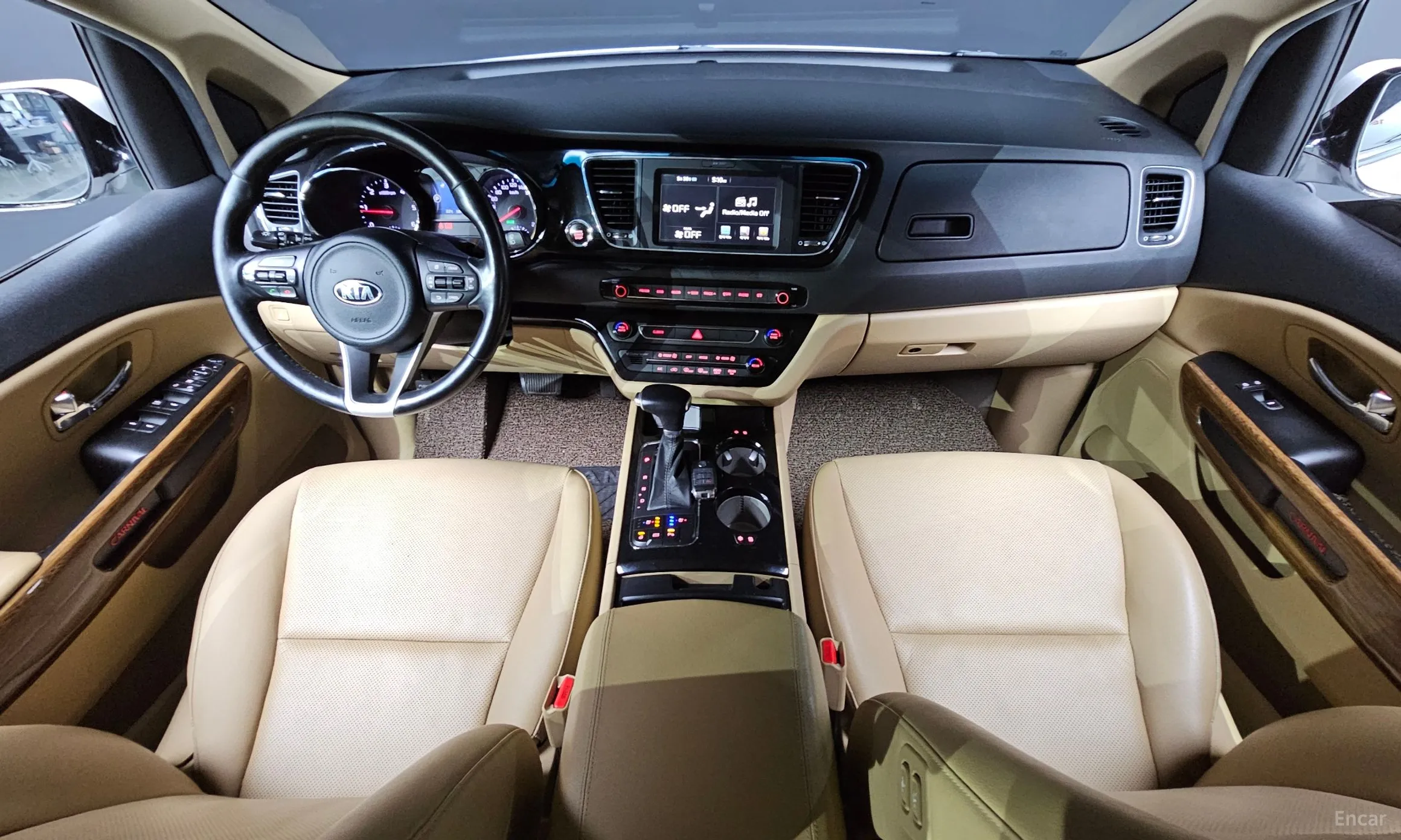 Kia Carnival превью 4