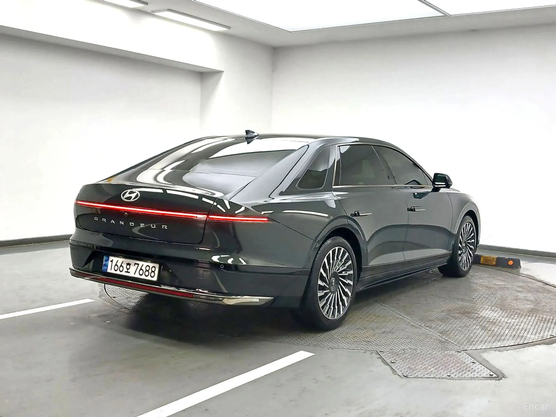 Hyundai Grandeur (GN7)