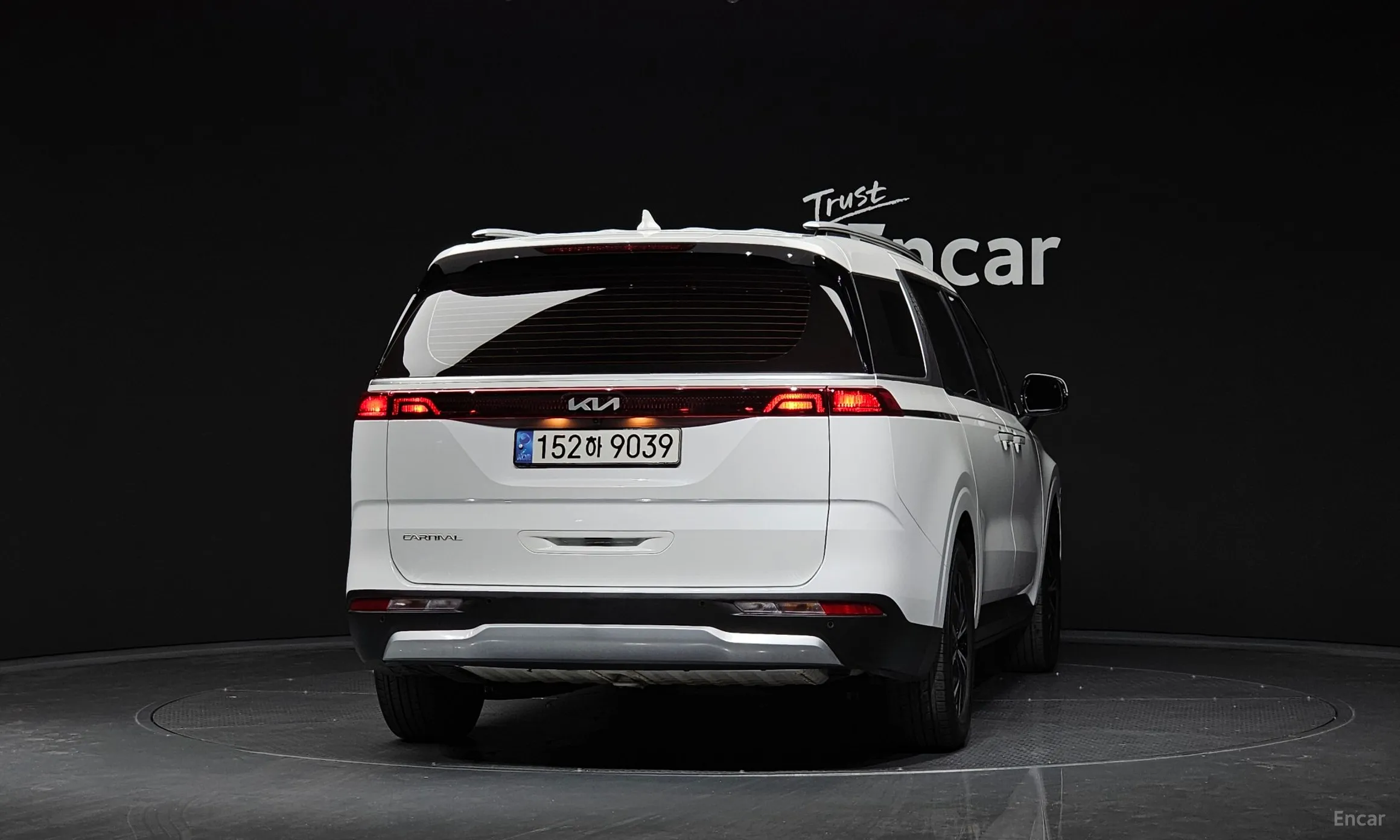 Kia Carnival Gen 4 превью 3