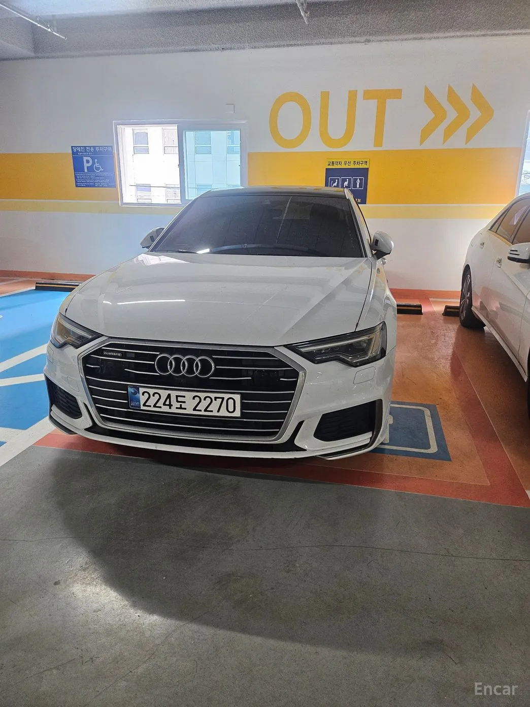 Audi A6 (C8) превью 3