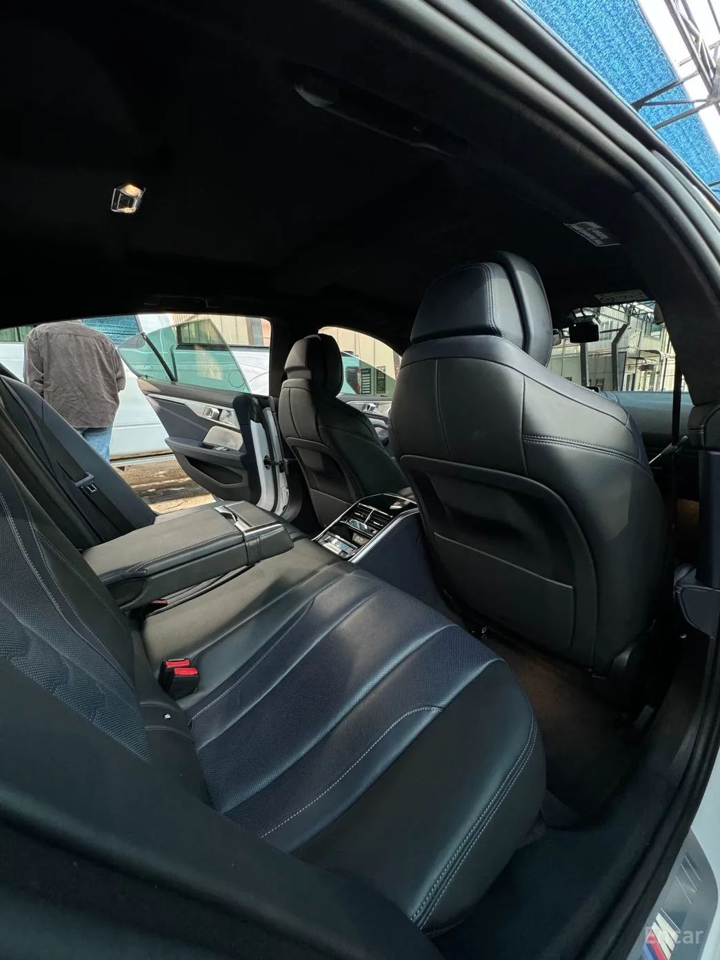 BMW 8-series (G15) превью 4