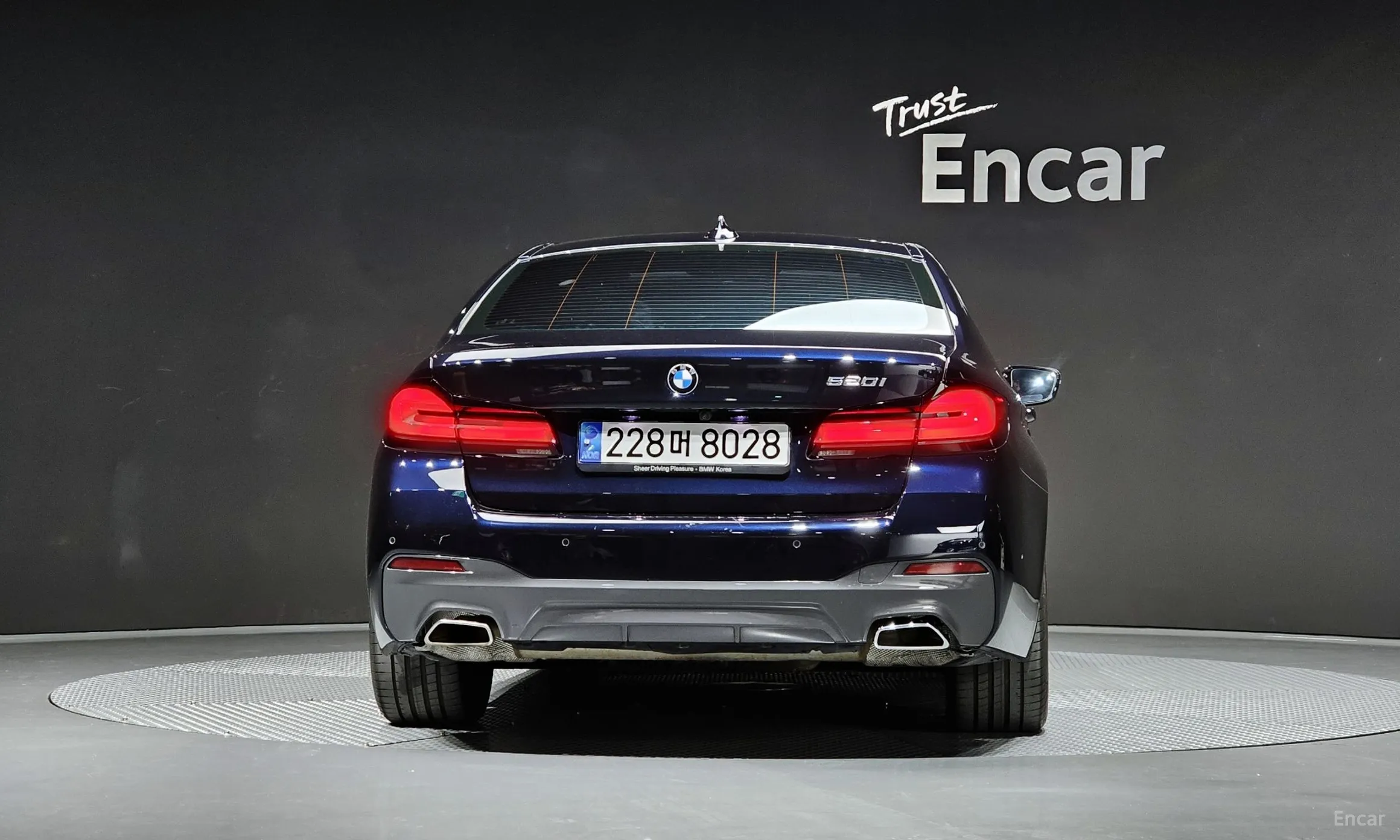 BMW 5 Series (G30) превью 3