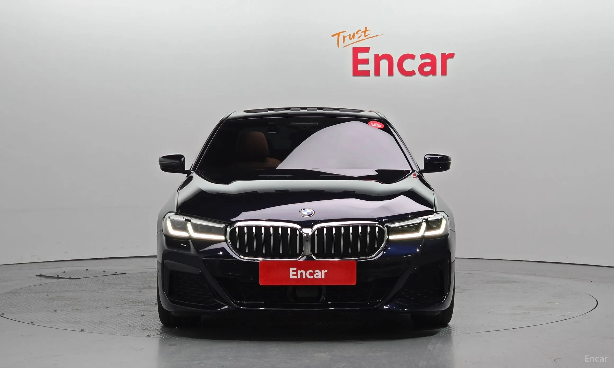 BMW 5 Series (G30) превью 2
