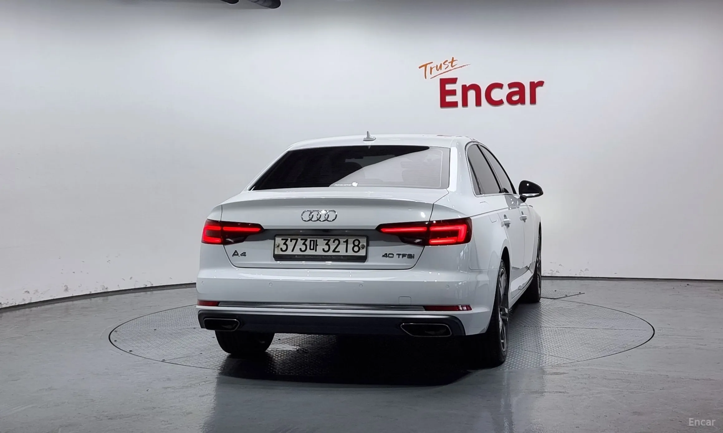 Audi A4 (B9) превью 3