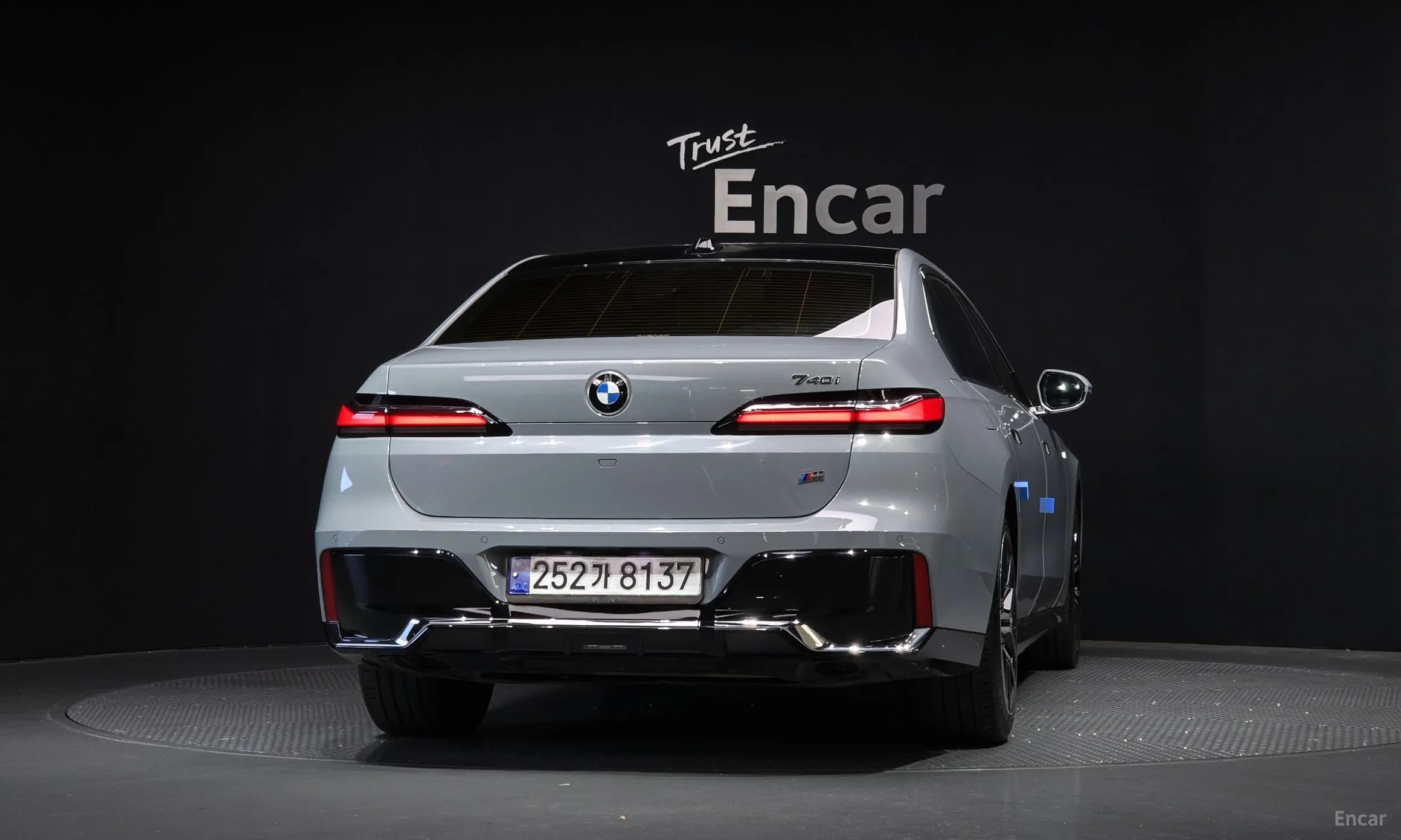 BMW 7 Series (G70) превью 3