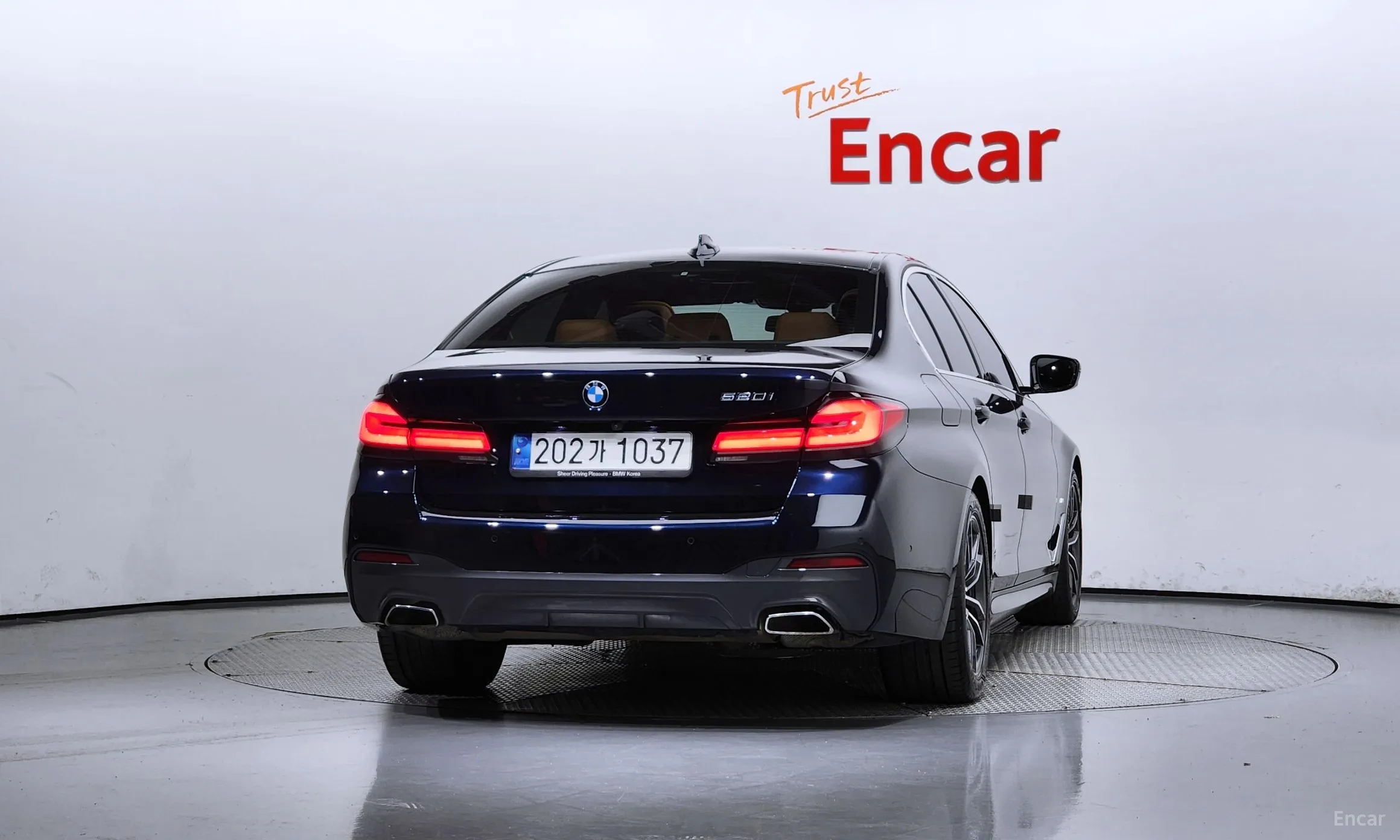 BMW 5 Series (G30) превью 3