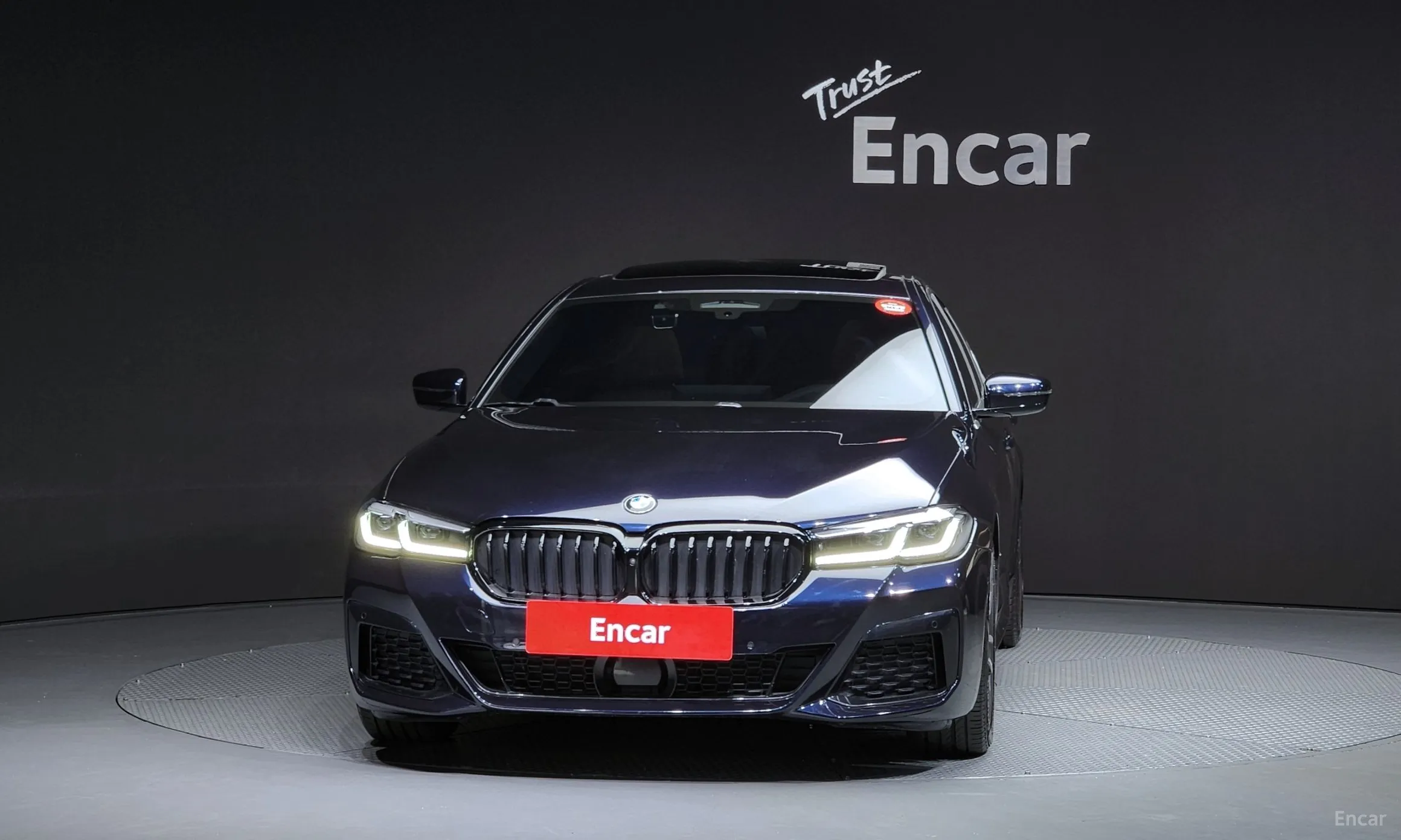 BMW 5 Series (G30) превью 2