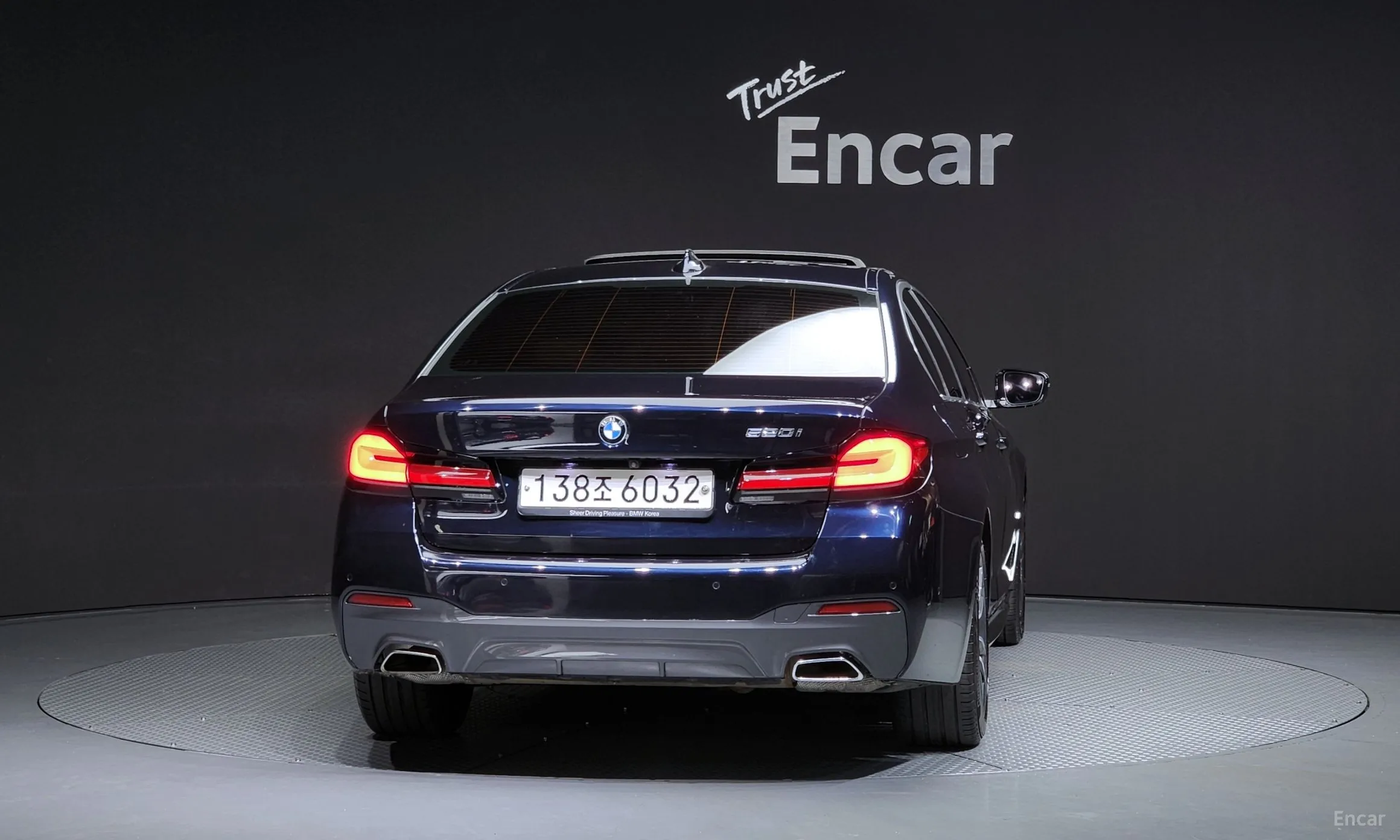 BMW 5 Series (G30) превью 3