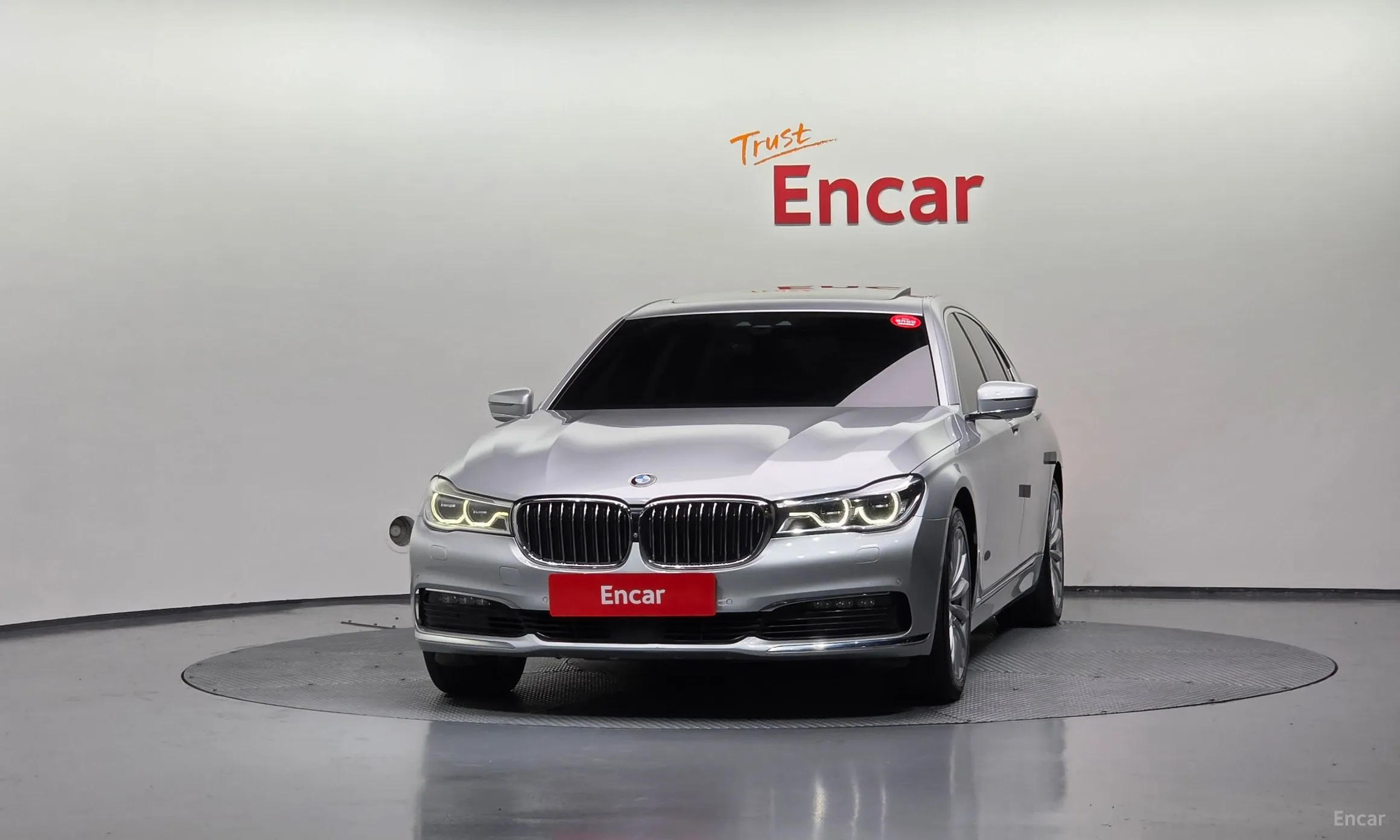 BMW 7 Series (G11) превью 2