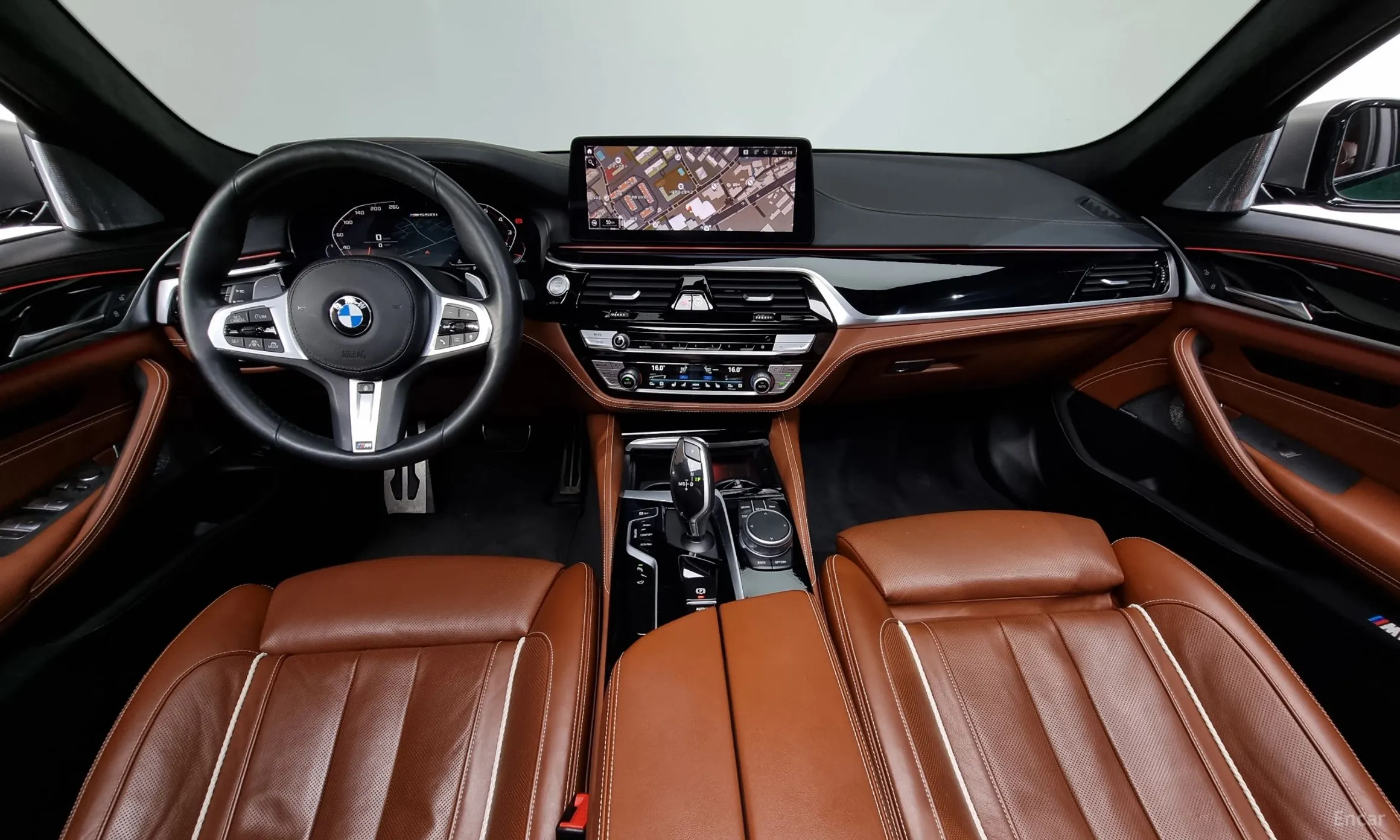 BMW 5 Series (G30) превью 4