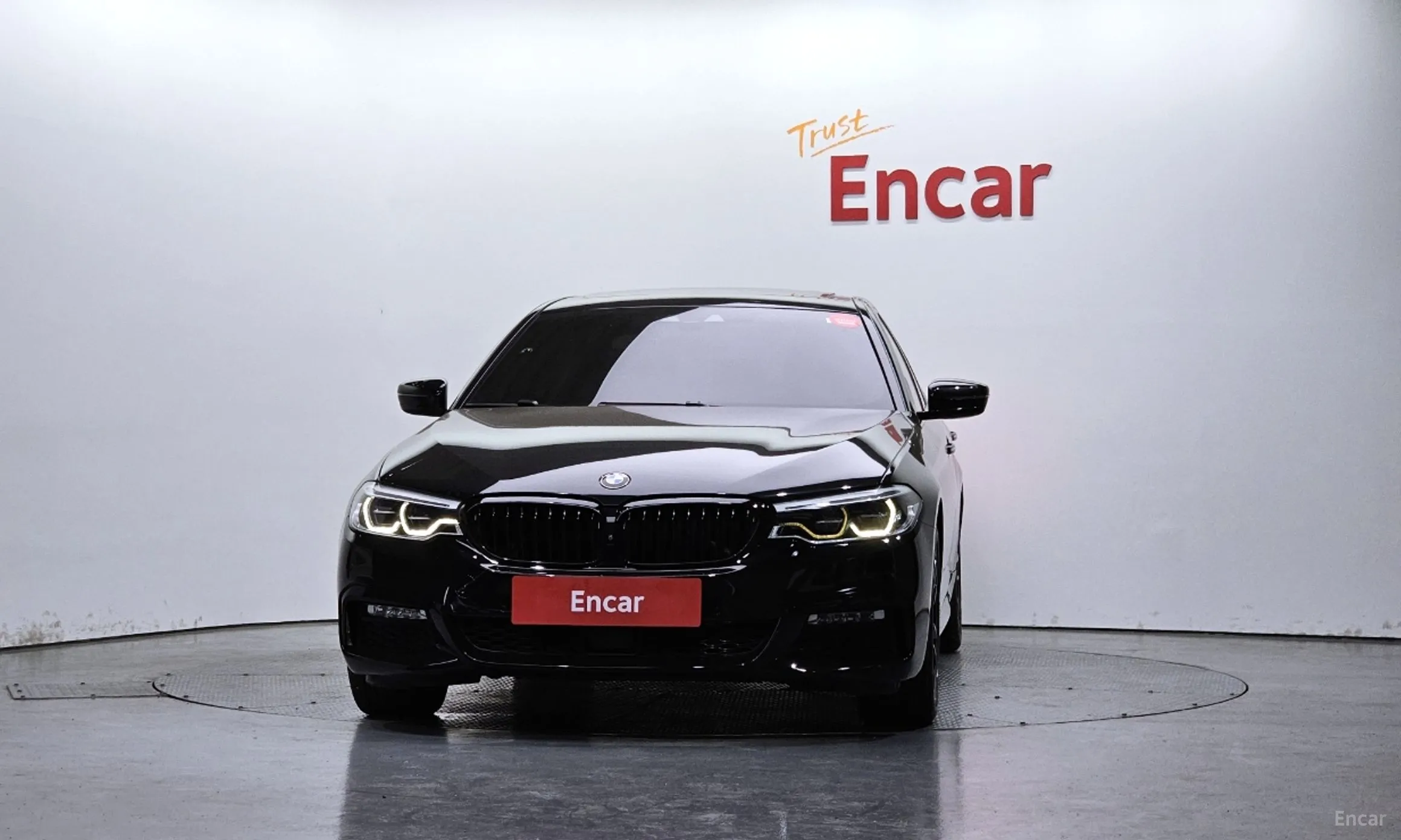 BMW 5 Series (G30) превью 2