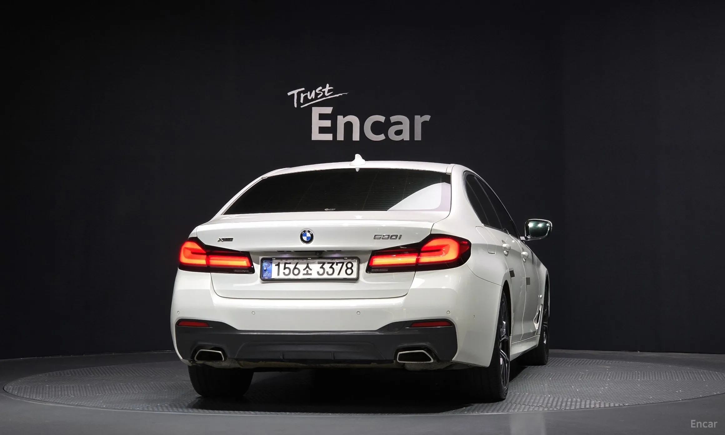 BMW 5 Series (G30) превью 3