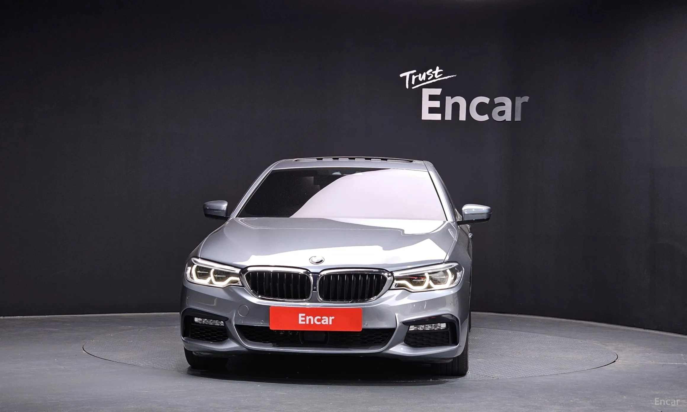 BMW 5 Series (G30) превью 2