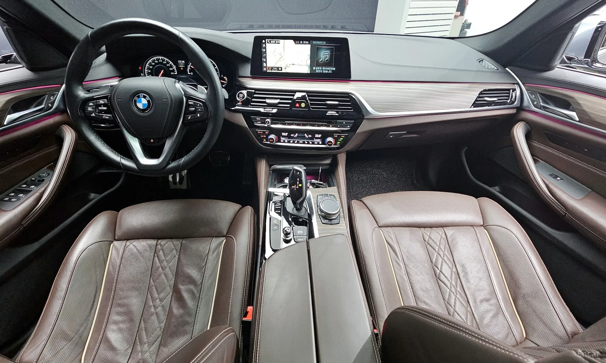 BMW 5 Series (G30) превью 4