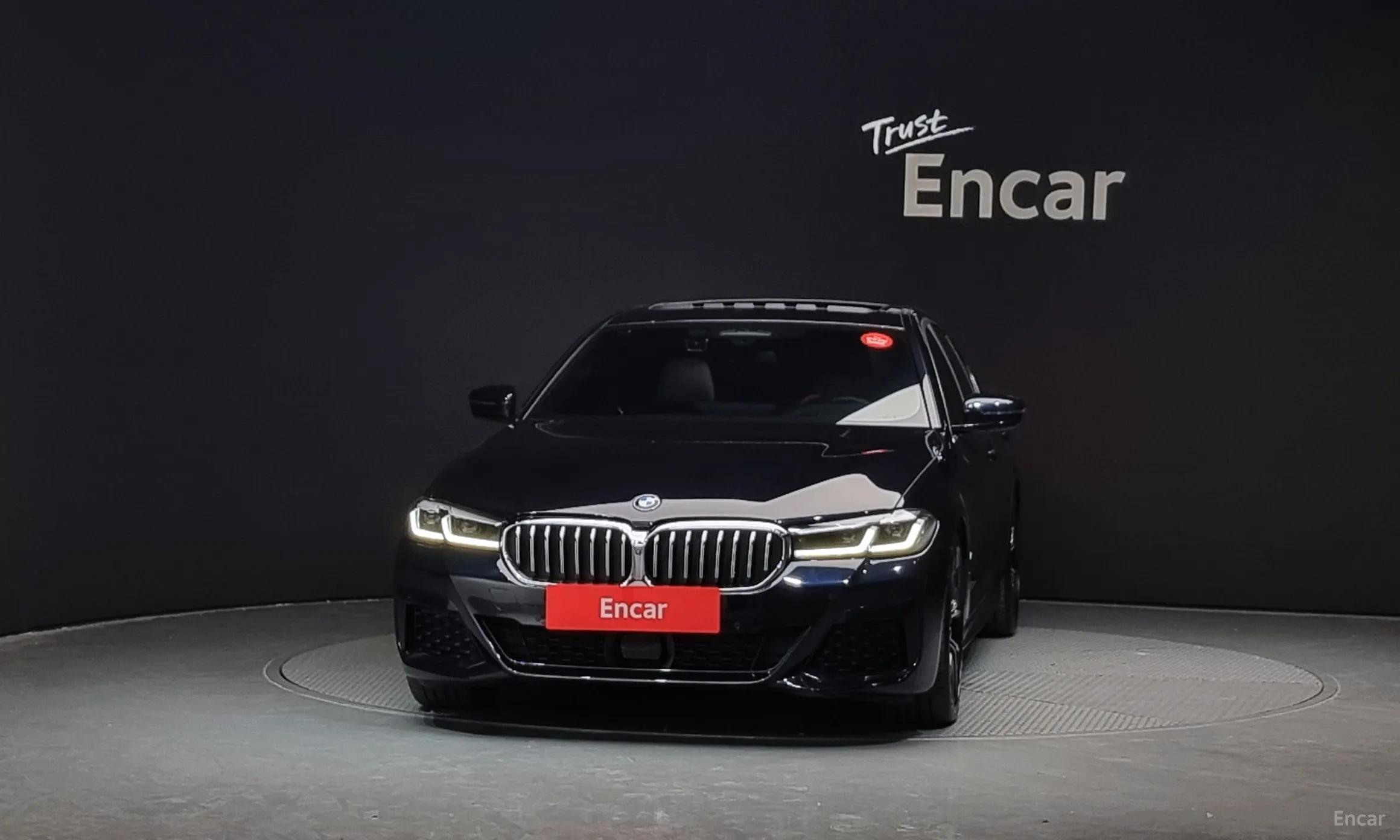 BMW 5 Series (G30) превью 2