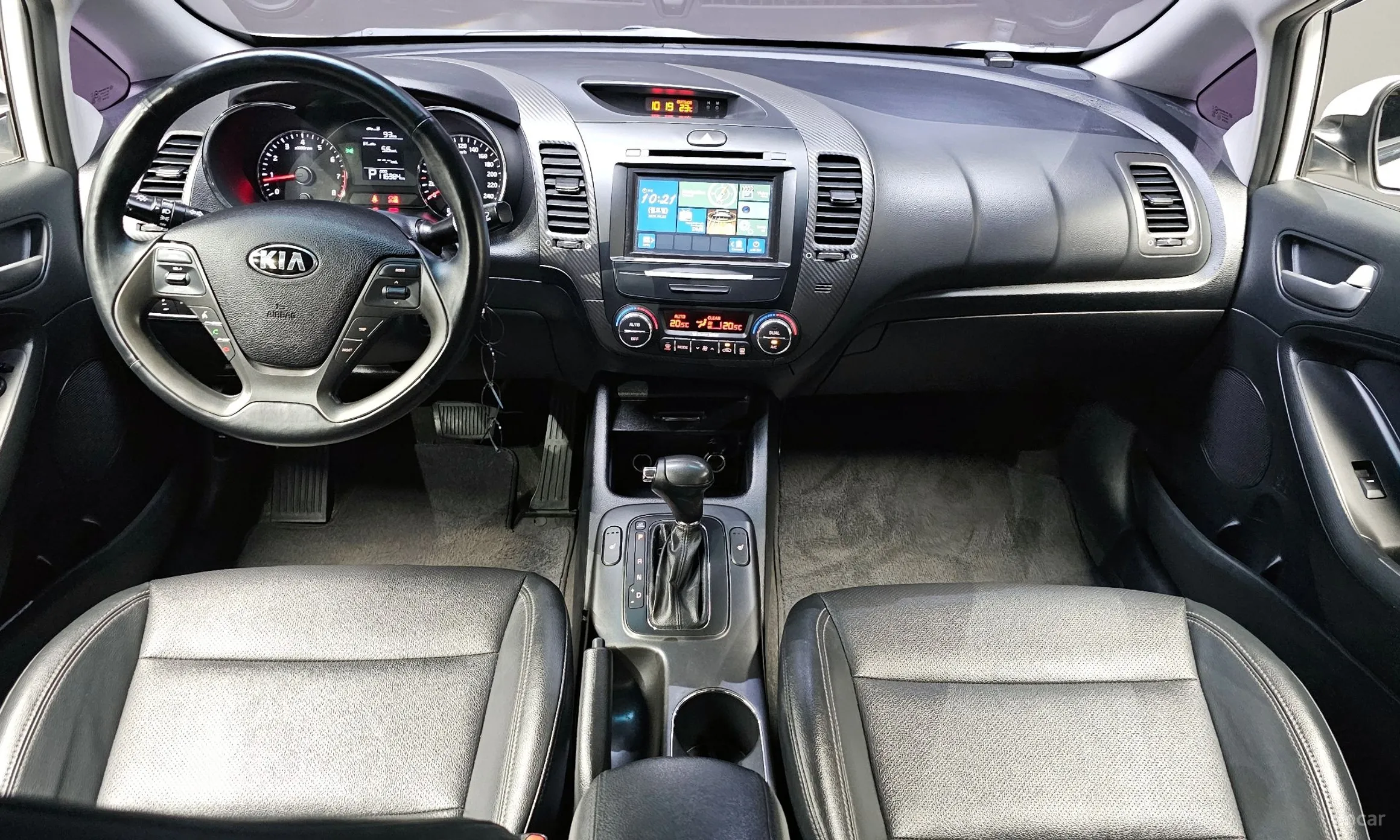 Kia K3 превью 4