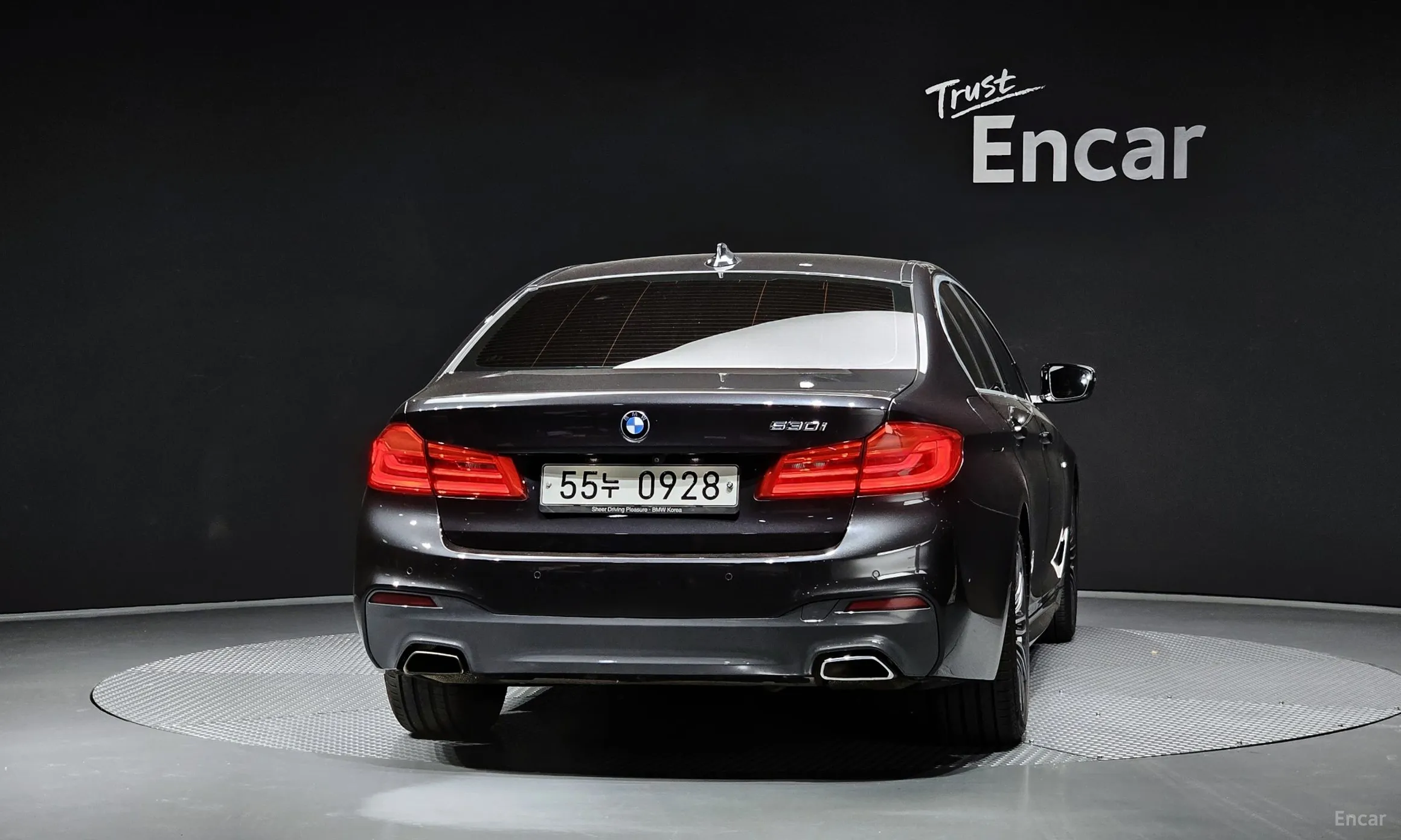 BMW 5 Series (G30) превью 3
